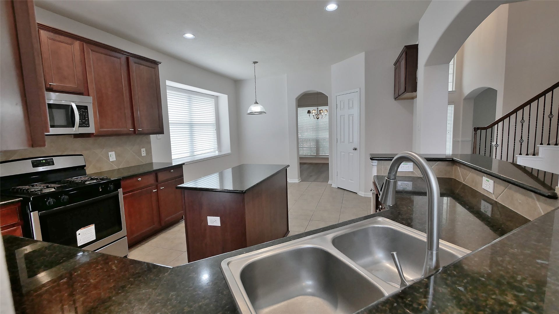 1906 Lauralwick Court, Katy, TX 77484 Kitchen and Breakfast