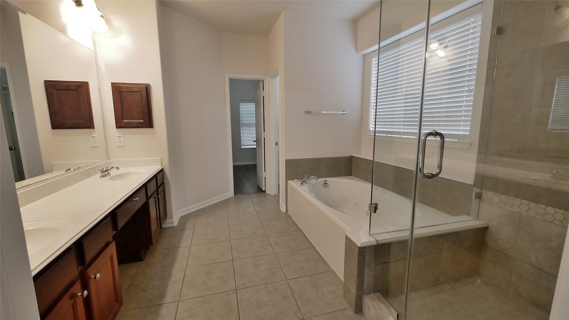 1906 Lauralwick Court, Katy, TX 77484 Primary Bath