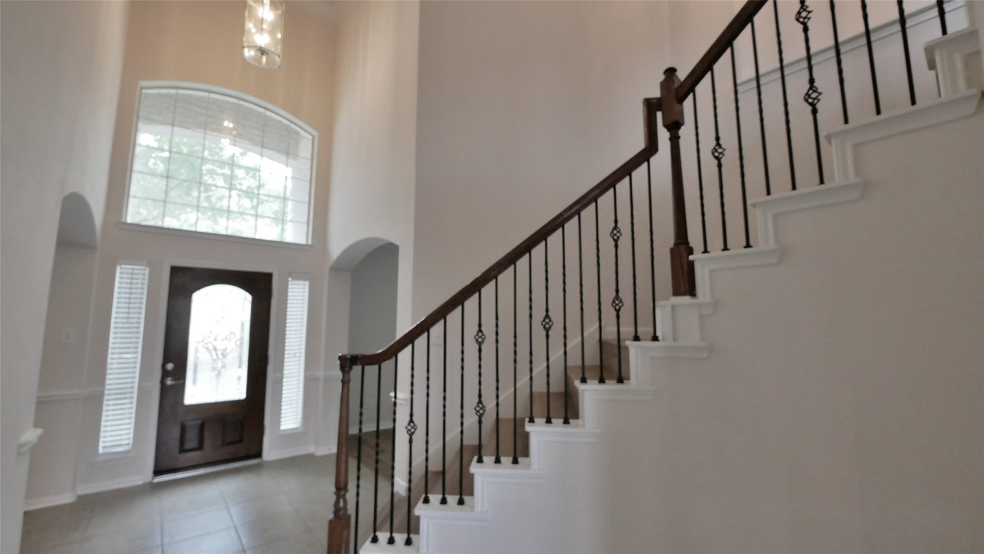 1906 Lauralwick Court, Katy, TX 77484 Entry