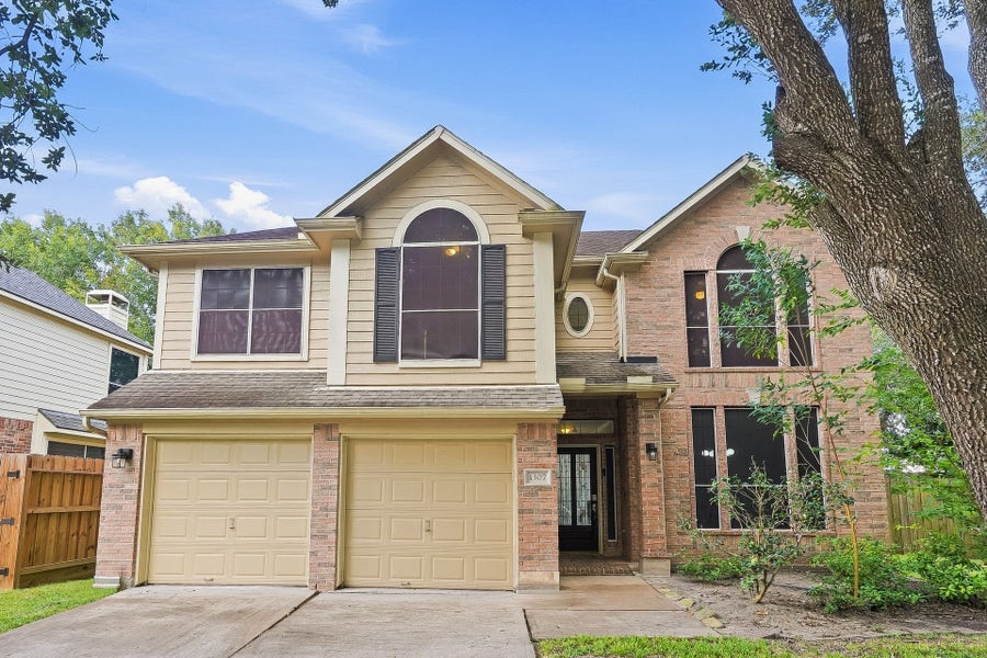 Property photo for 1307 Sandpiper Court S, Pearland, TX