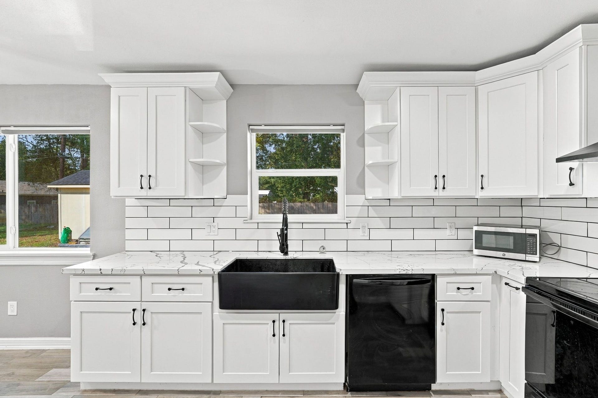 1704 S 1st Street, Conroe, TX 77301