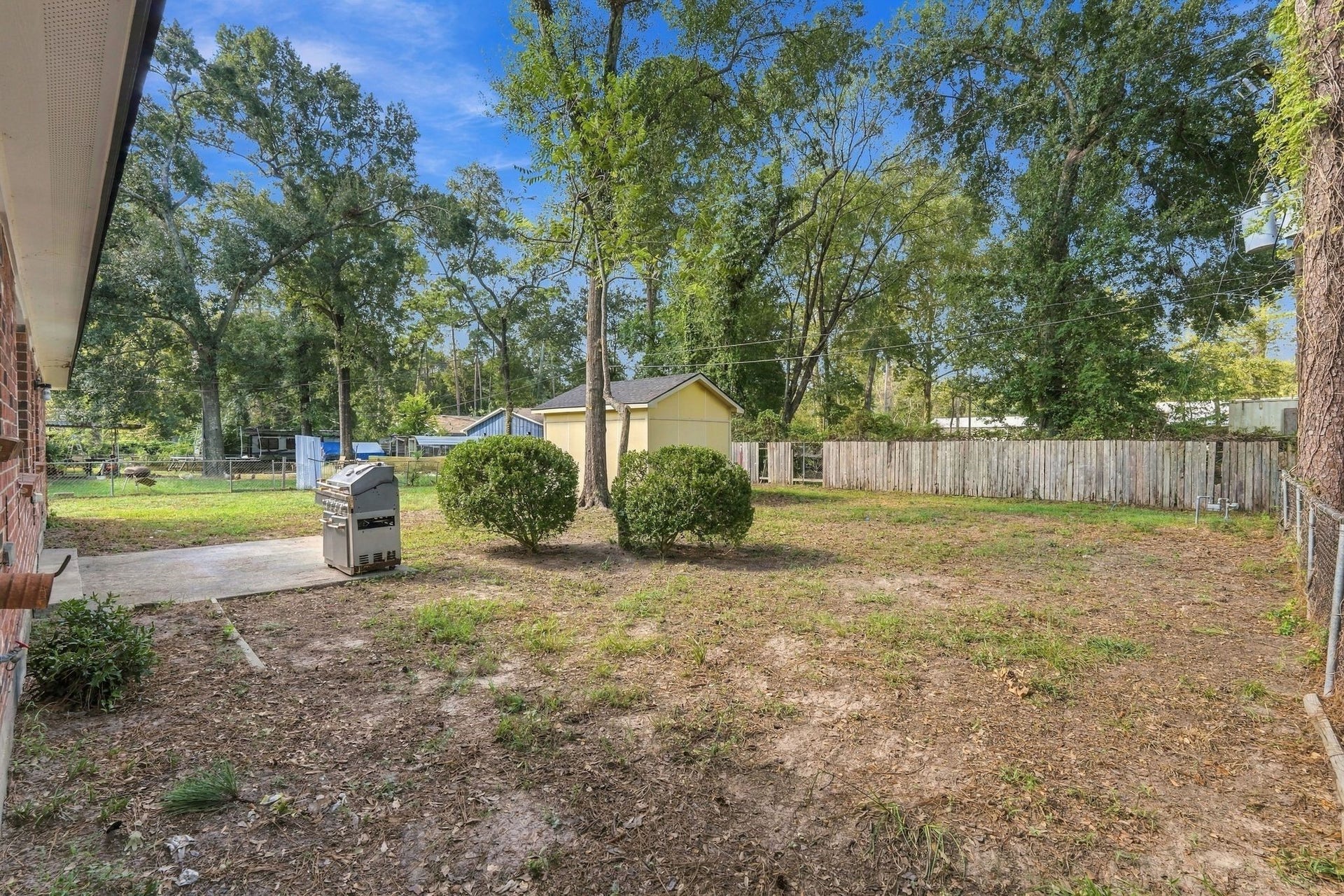1704 S 1st Street, Conroe, TX 77301