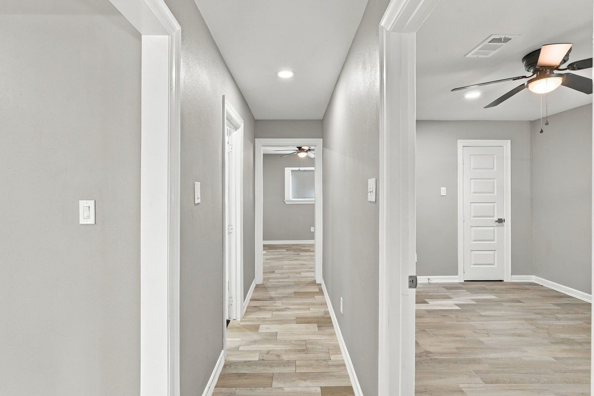 1704 S 1st Street, Conroe, TX 77301