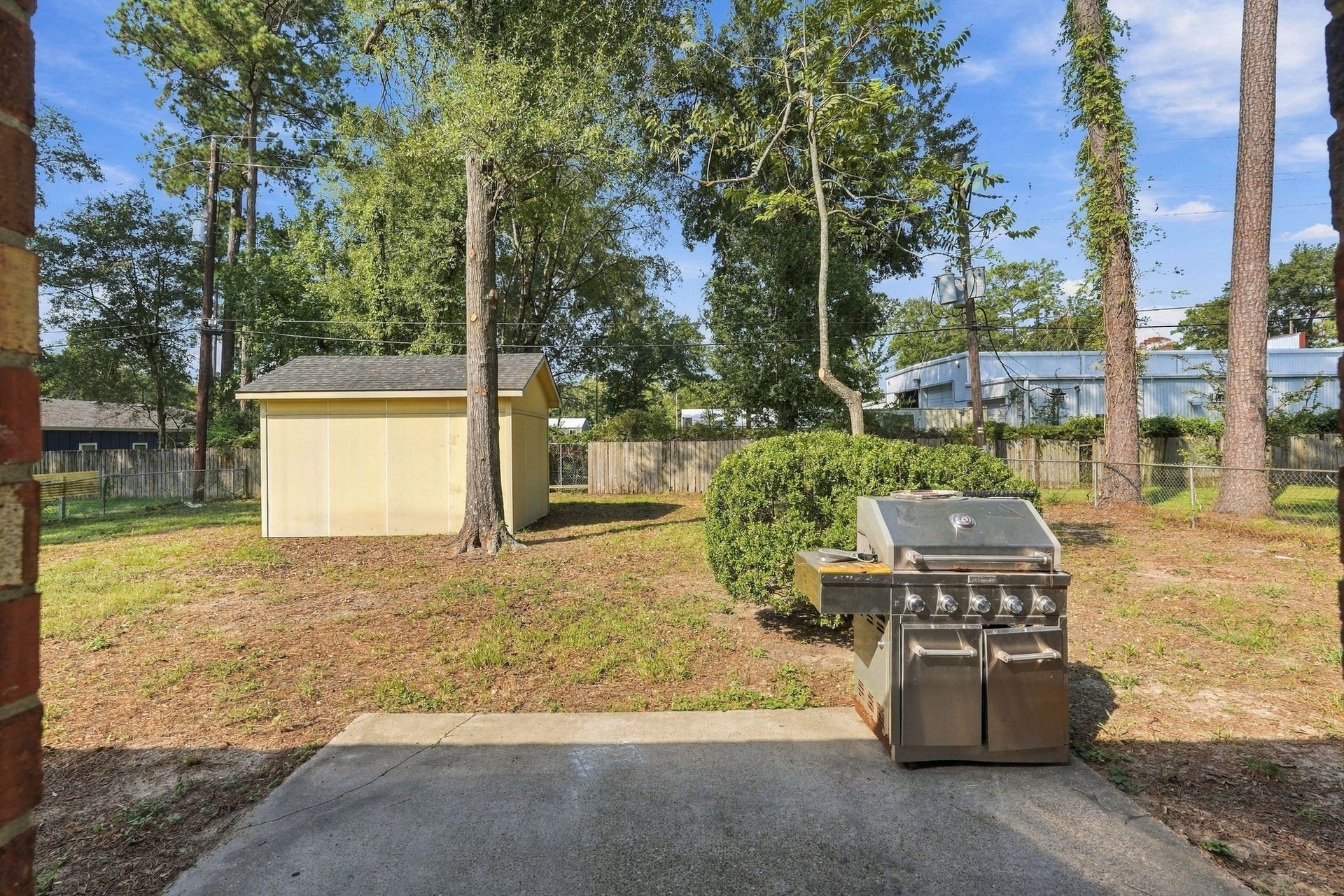 1704 S 1st Street, Conroe, TX 77301