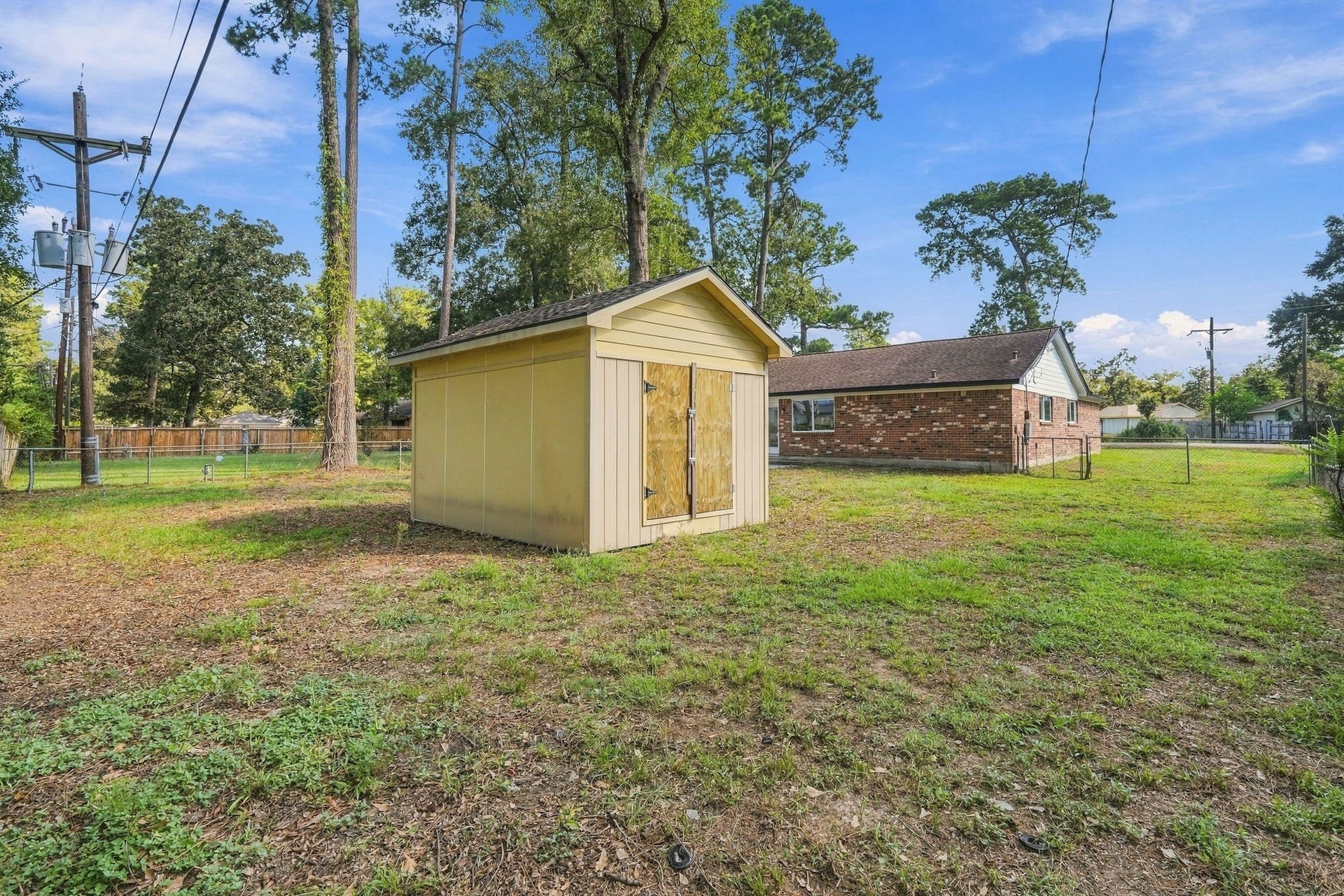 1704 S 1st Street, Conroe, TX 77301
