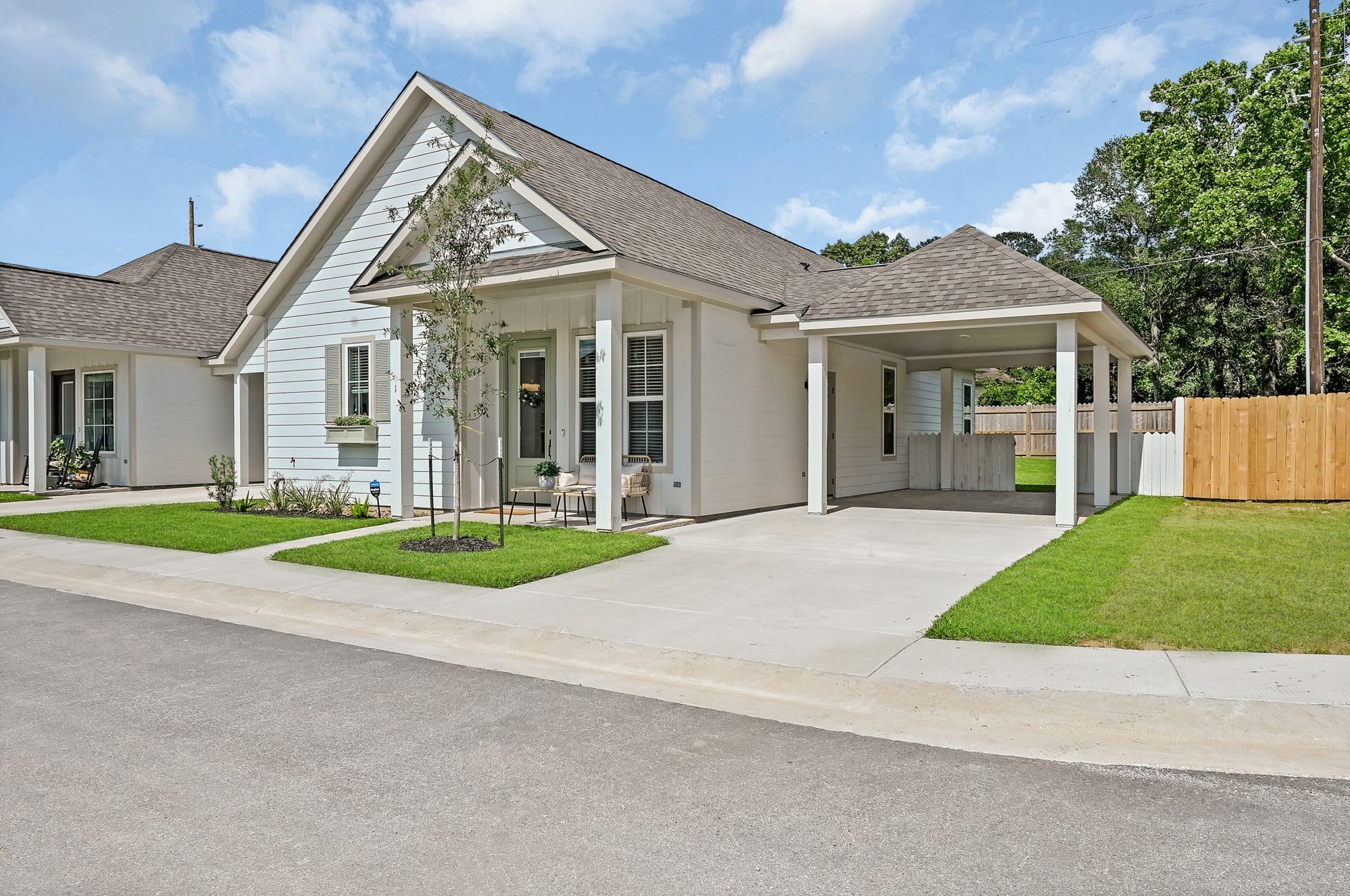 33455 Buckshot Lane, #122, Magnolia, TX 77354 Welcome home to beautiful three bedroom/ two bathroom!
Model Home.