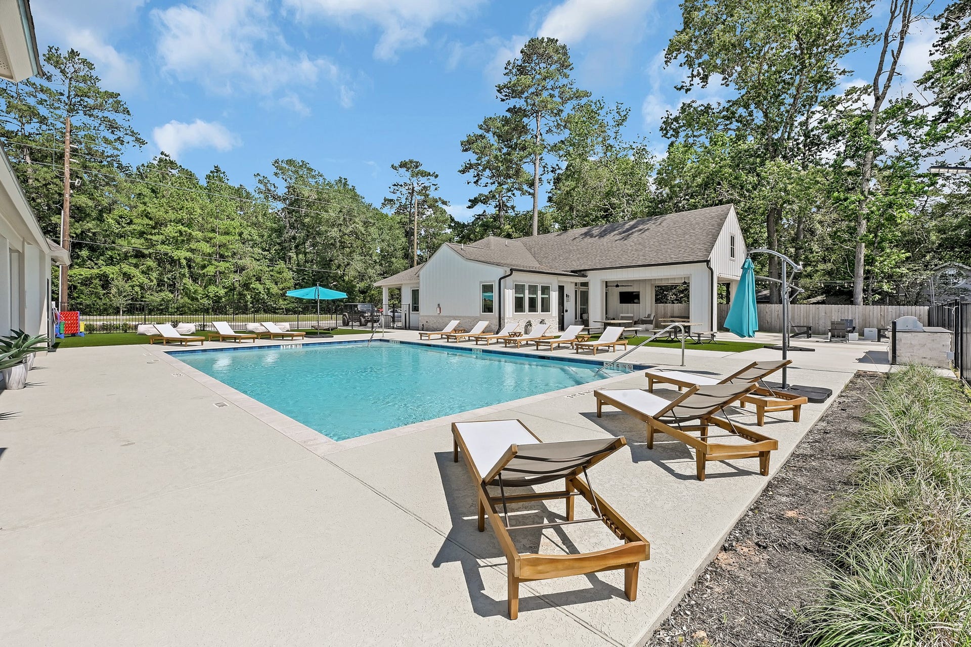33455 Buckshot Lane, #122, Magnolia, TX 77354 Views of the beautiful resort style pool!
