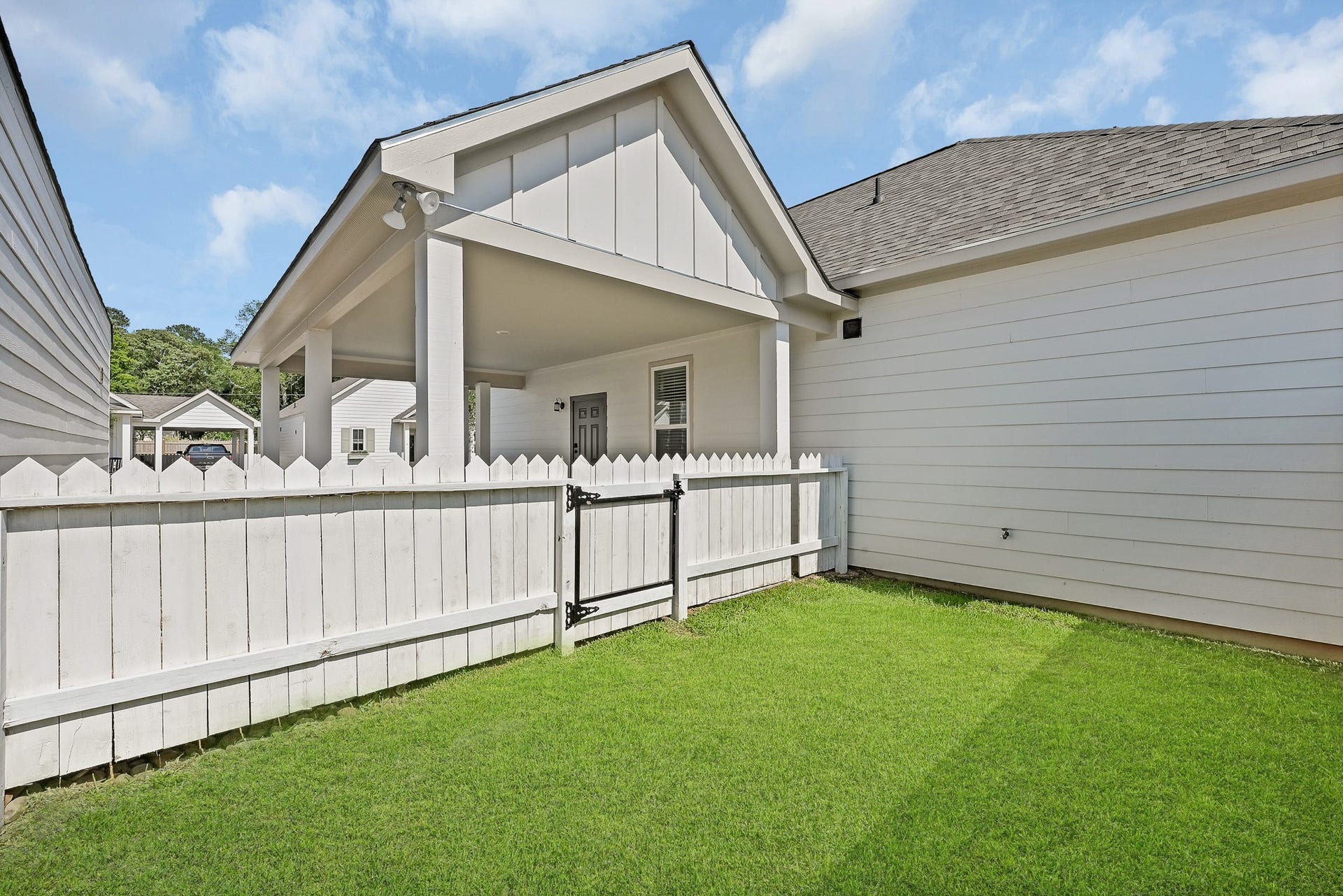 33455 Buckshot Lane, #122, Magnolia, TX 77354 All homes offer private backyards and pull up driveway! (sizes vary).
Model Home.