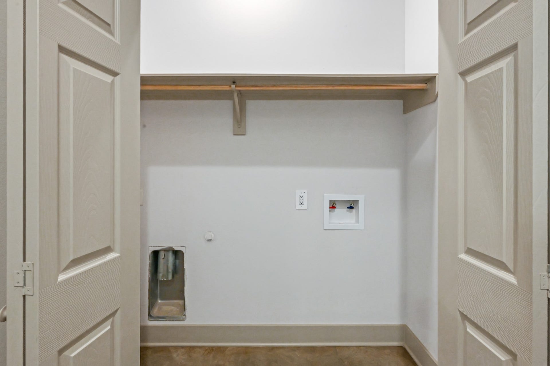33455 Buckshot Lane, #122, Magnolia, TX 77354 Washer and dryer connection in every home!
Model Home.