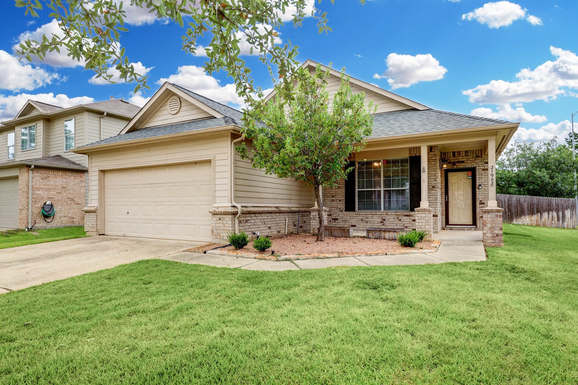 21902 Willow Shade Lane, Tomball, TX 77375