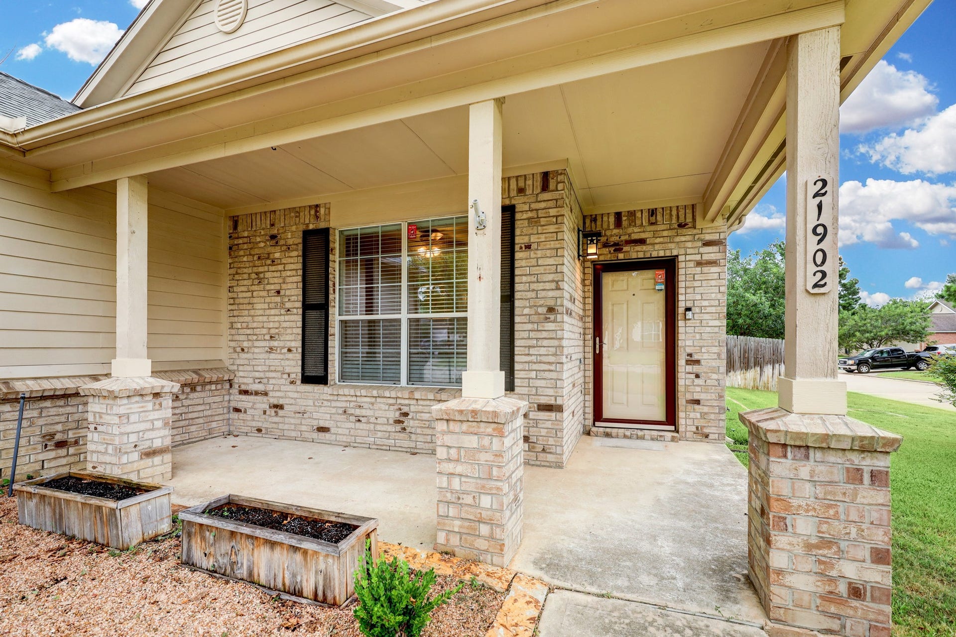 21902 Willow Shade Lane, Tomball, TX 77375