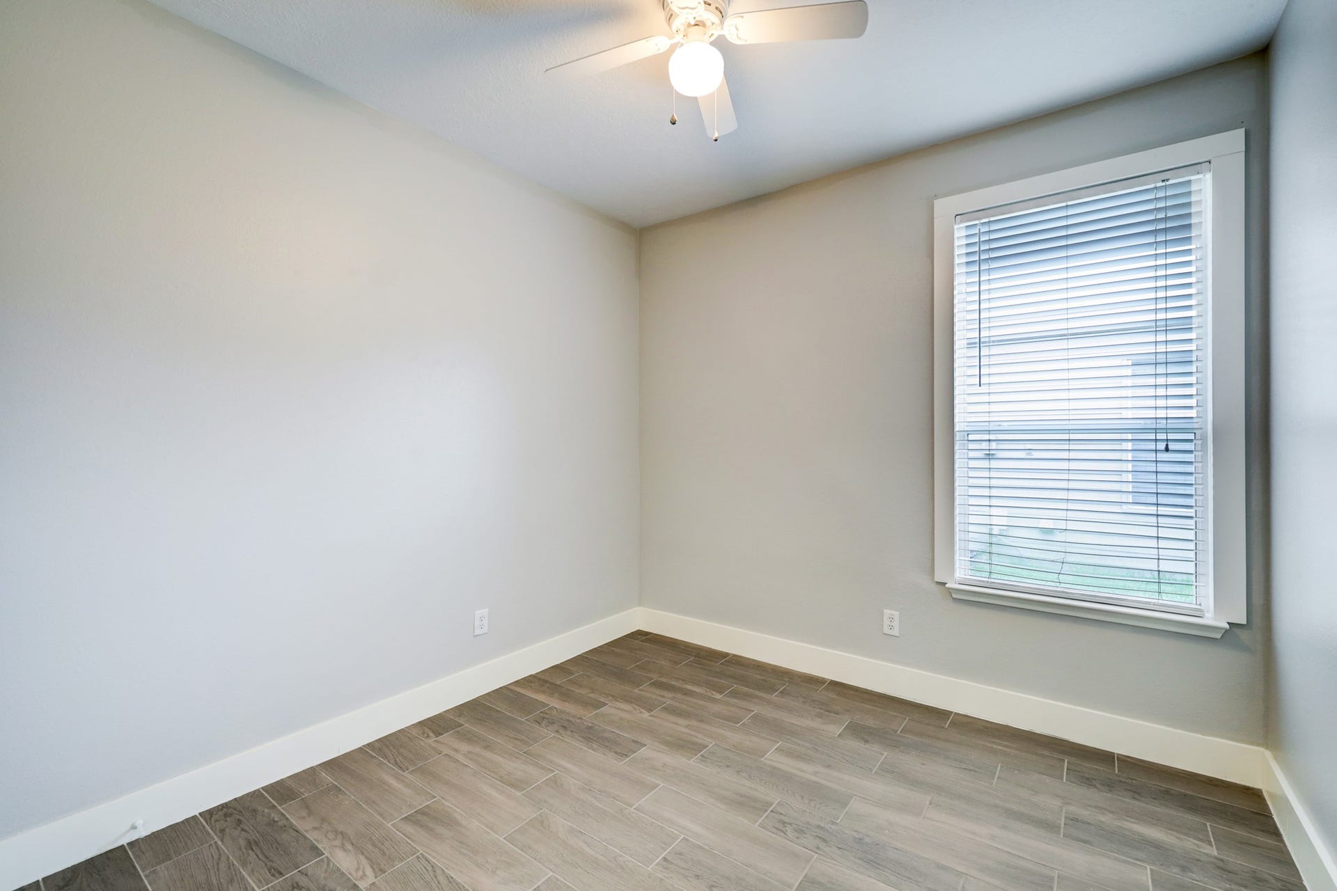 21902 Willow Shade Lane, Tomball, TX 77375