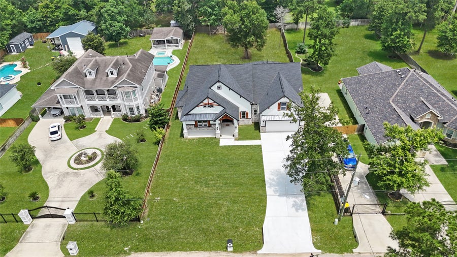 Property photo for 3685 Pin Oak Drive, Conroe, TX