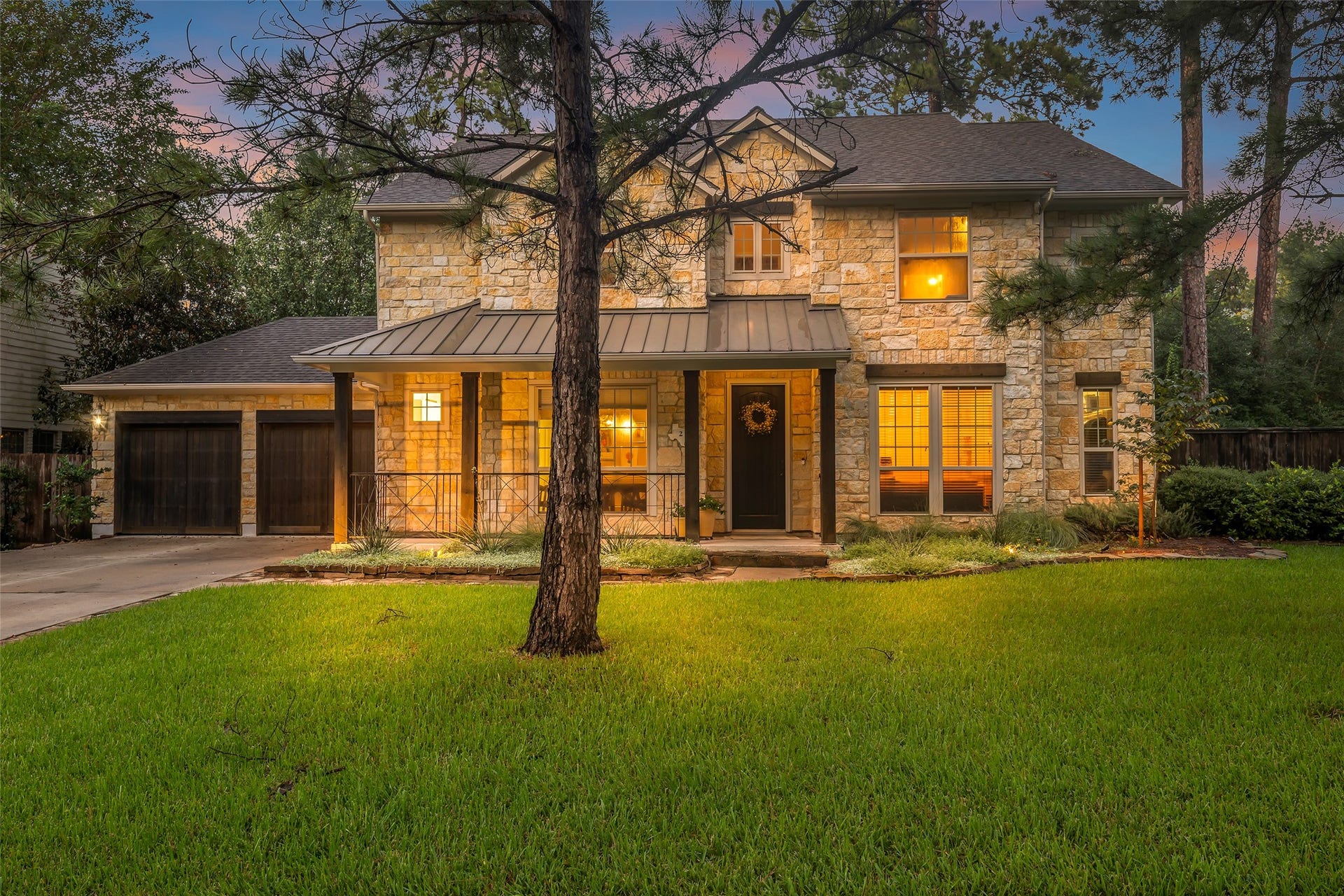 2 Glistening Pond Place, The Woodlands, TX 77382 Front