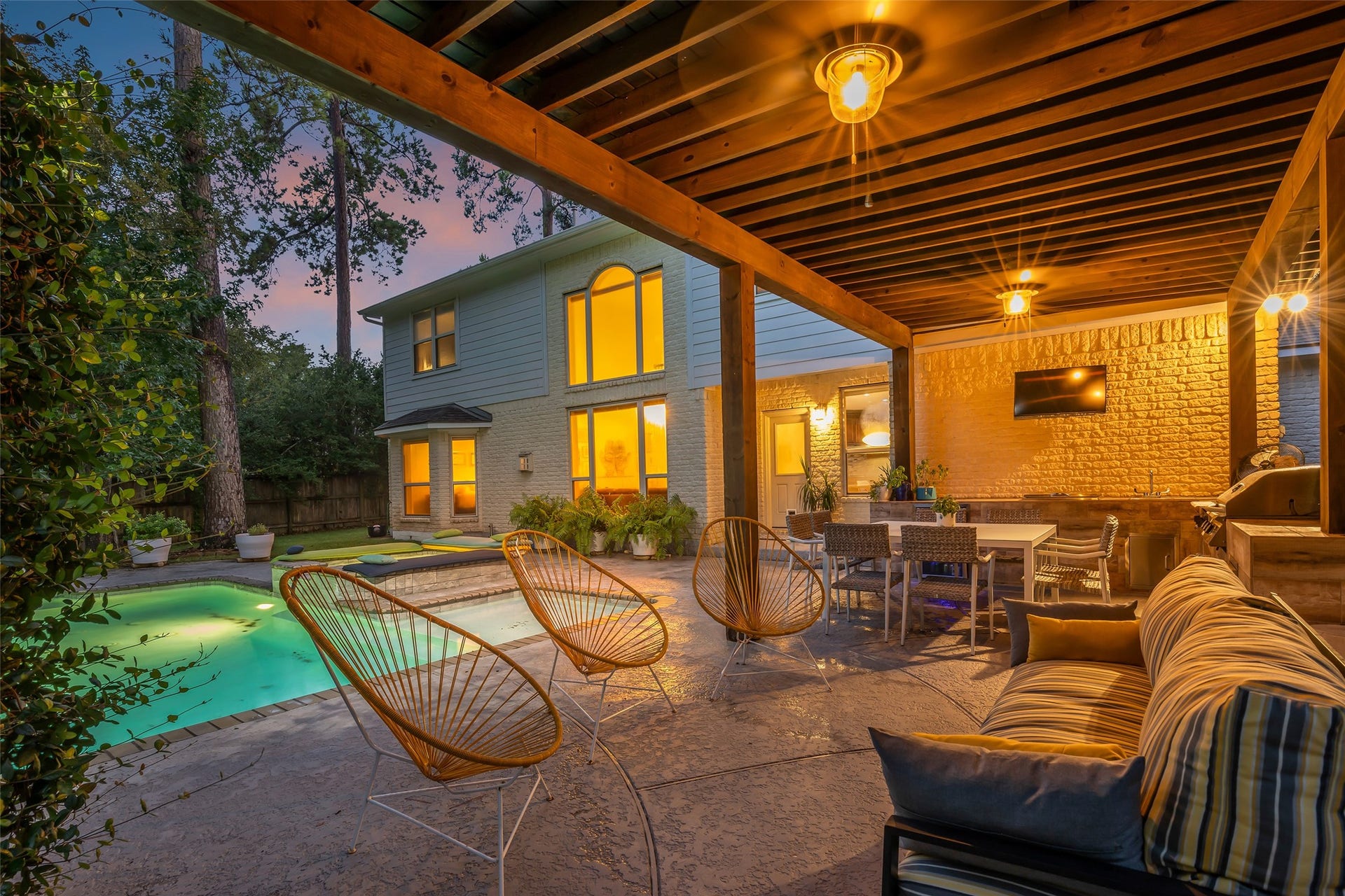 2 Glistening Pond Place, The Woodlands, TX 77382 Outdoor living