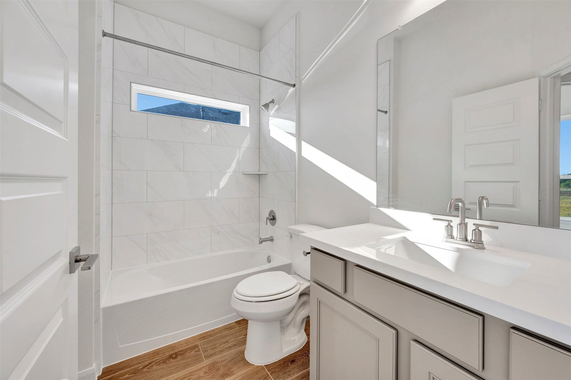 Hall bath 2
