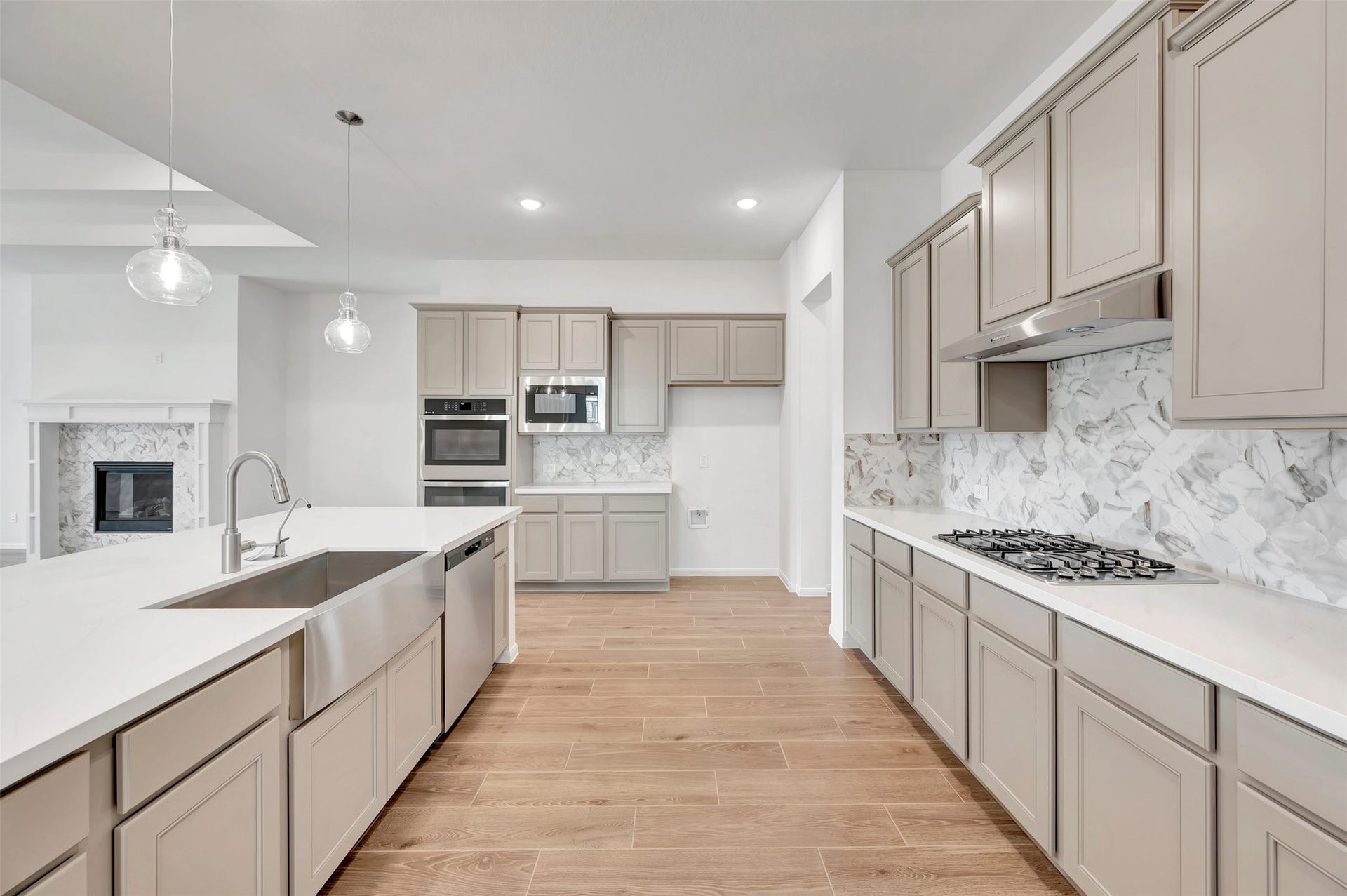 Stunning kitchen with plenty of cabinet and counter space