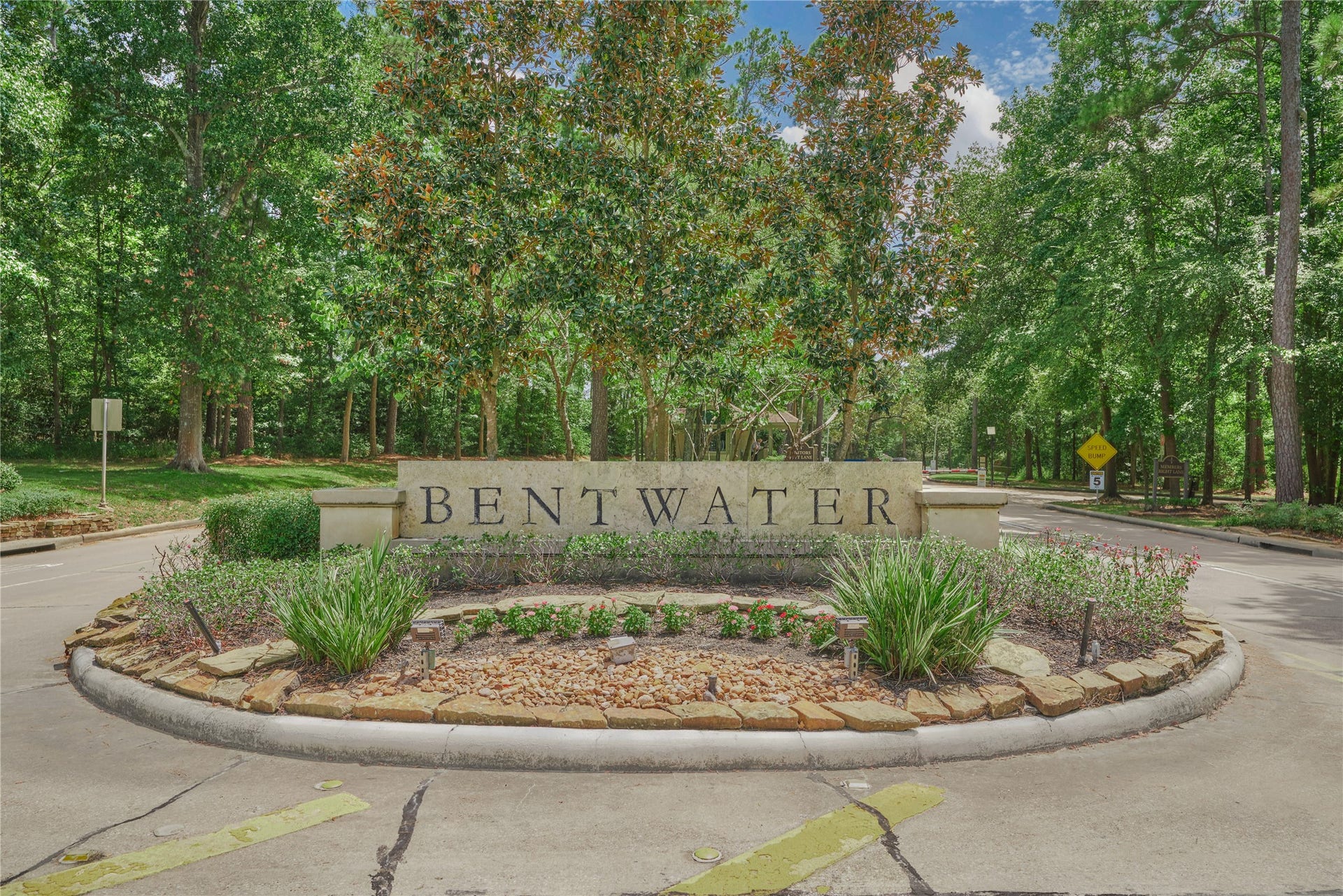 15 Newberry Court, Montgomery, TX 77356 Enjoy resort-style living with access to 3 championship golf courses, tennis & pickleball, sports club & spa, country club dining, Yacht Club and marina, all behind the prestigious 24-hour manned gate of Bentwater.