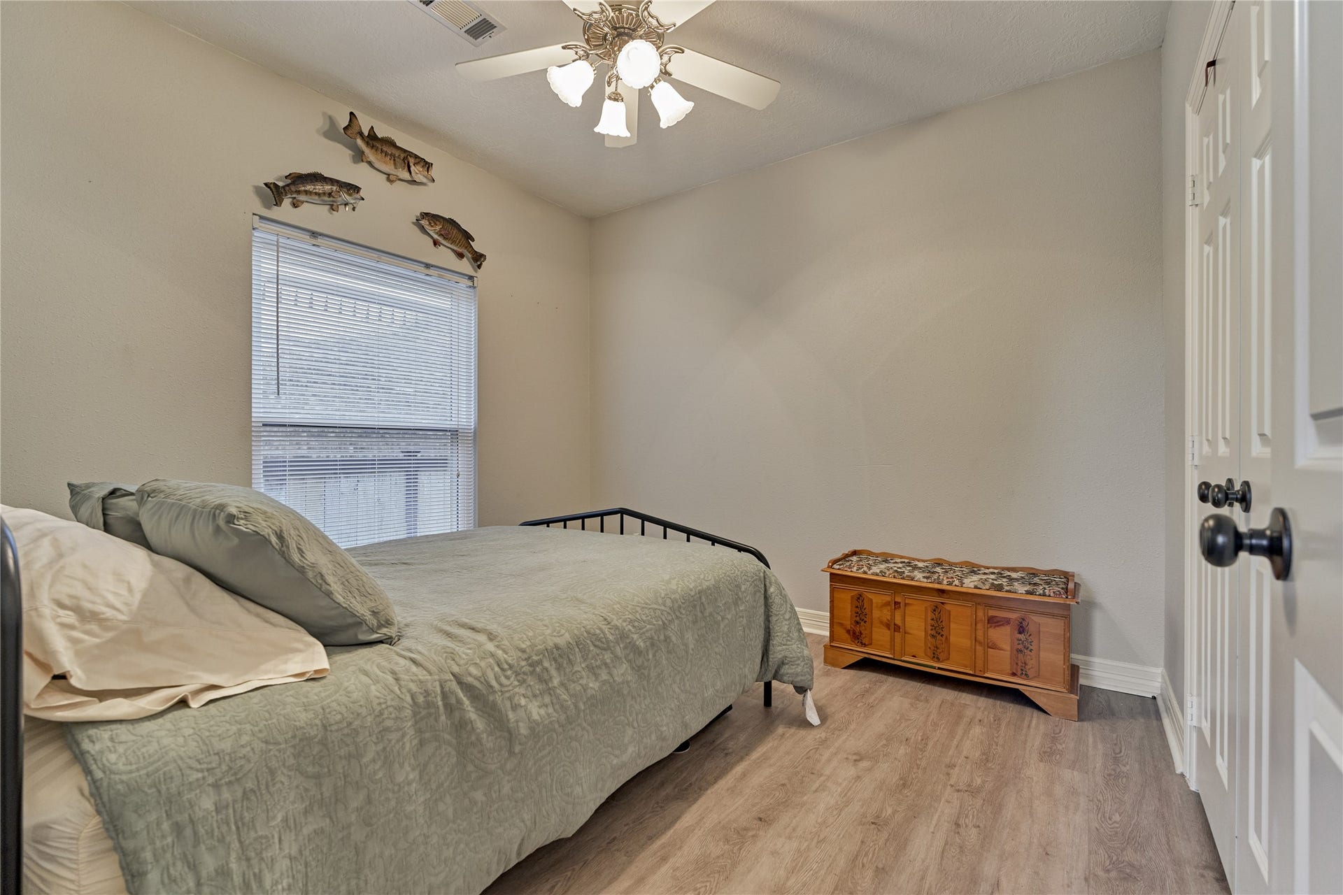 15 Newberry Court, Montgomery, TX 77356 Secondary bedroom #2 with updated flooring.
