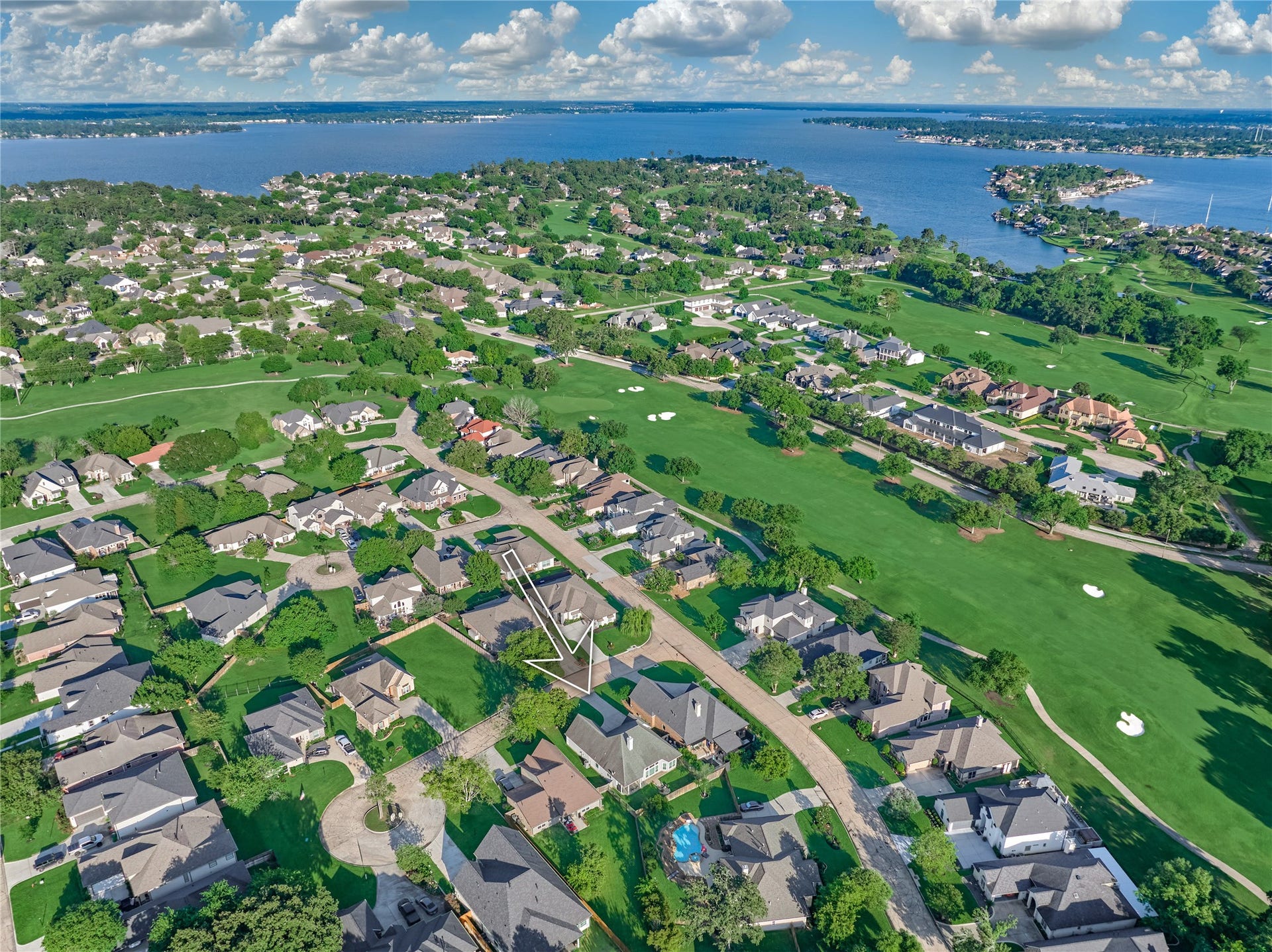 15 Newberry Court, Montgomery, TX 77356 Ideally located on a quiet cul-de-sac street, just a short golf cart ride to the country club and neighborhood amenities.