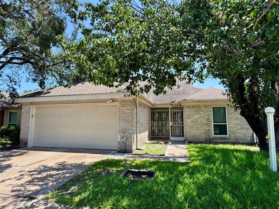 Property photo for 6147 Briar Glade Drive, Houston, TX