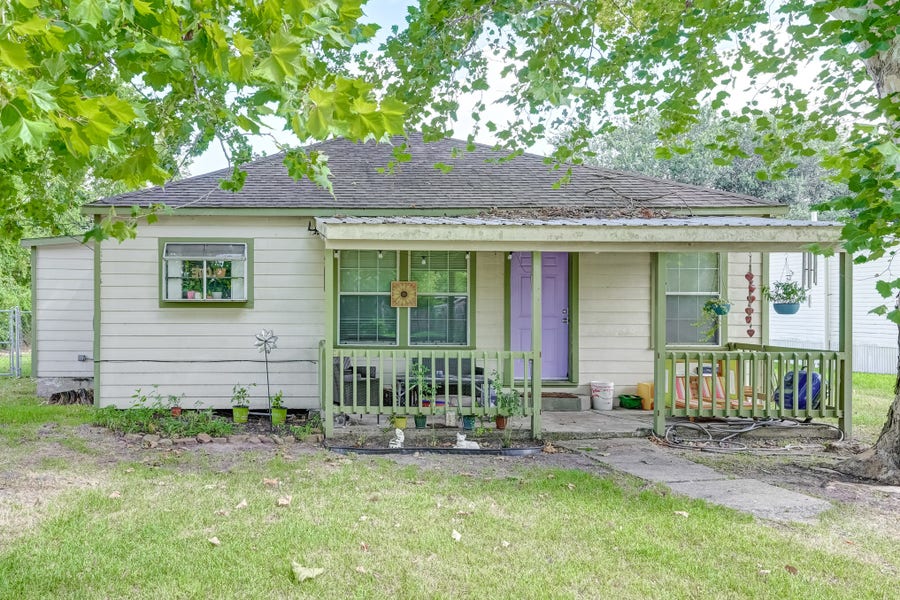 Property photo for 1104 Mabry Road, Baytown, TX