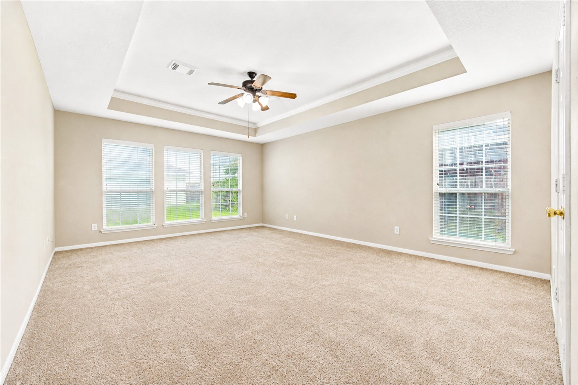 14009 Hollow Canyon Lane, Rosharon, TX 77583 Primary Bedroom 1st floor