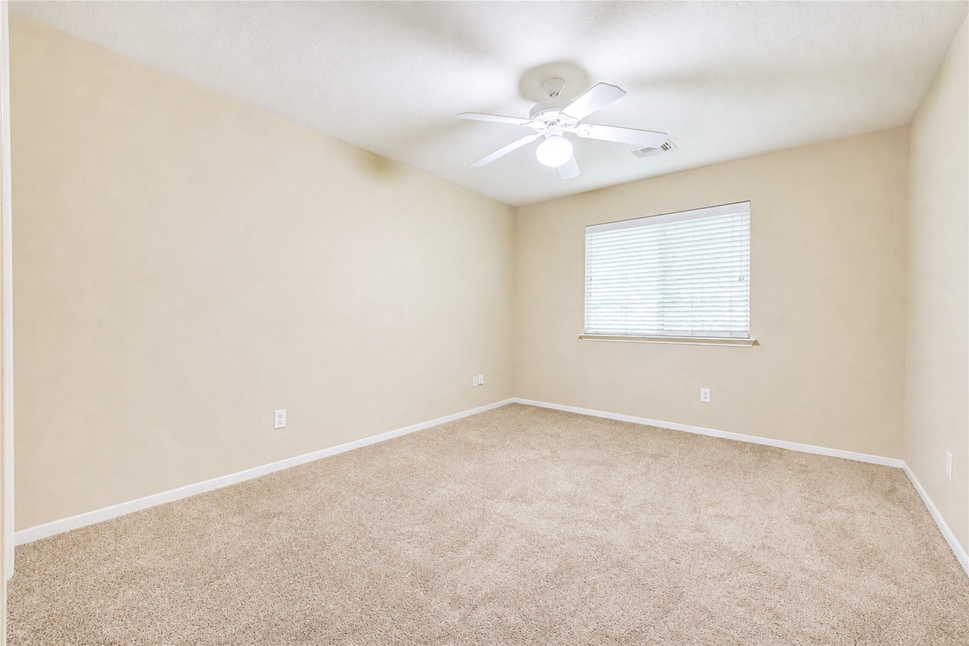 14009 Hollow Canyon Lane, Rosharon, TX 77583 2nd Bedroom