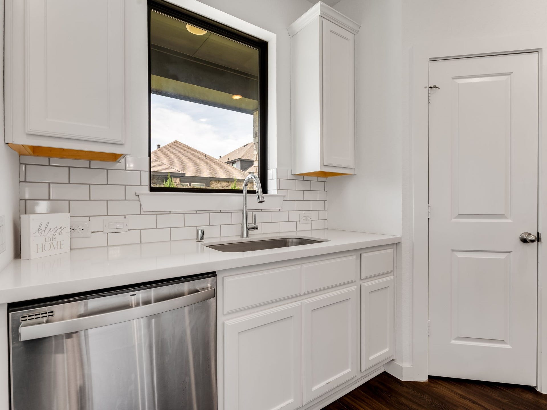 13021 Sapphire Lake Lane, La Marque, TX 77568 Kitchen