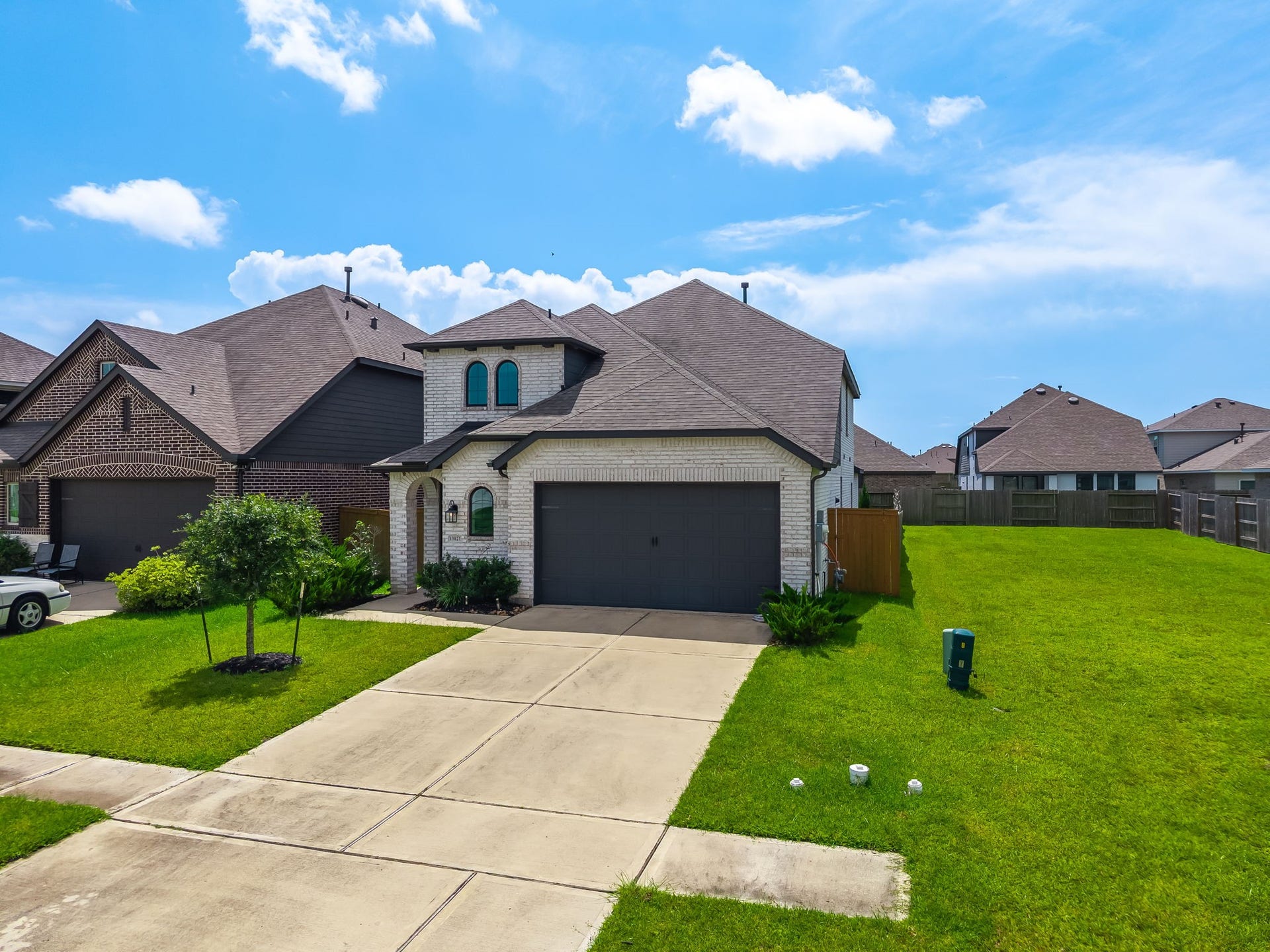 13021 Sapphire Lake Lane, La Marque, TX 77568 Front of home