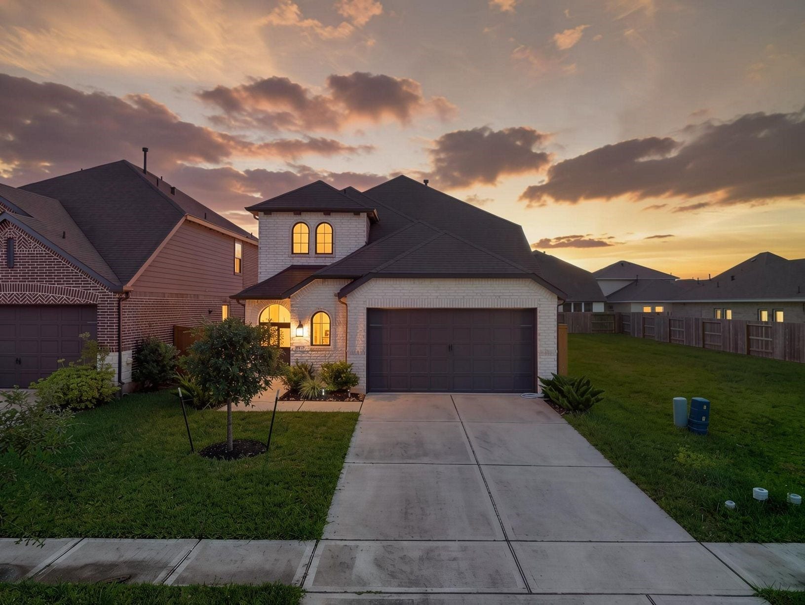 13021 Sapphire Lake Lane, La Marque, TX 77568 Front of home