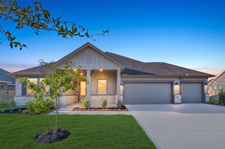 Property photo for 12027 Old Fashion Circle, Mont Belvieu, TX