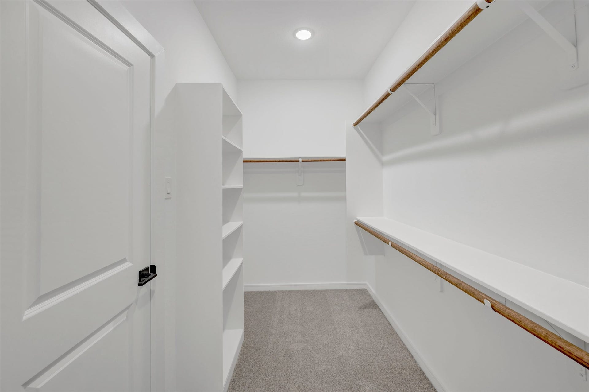 12027 Old Fashion Circle, Mont Belvieu, TX 77535 Primary walk-in closet