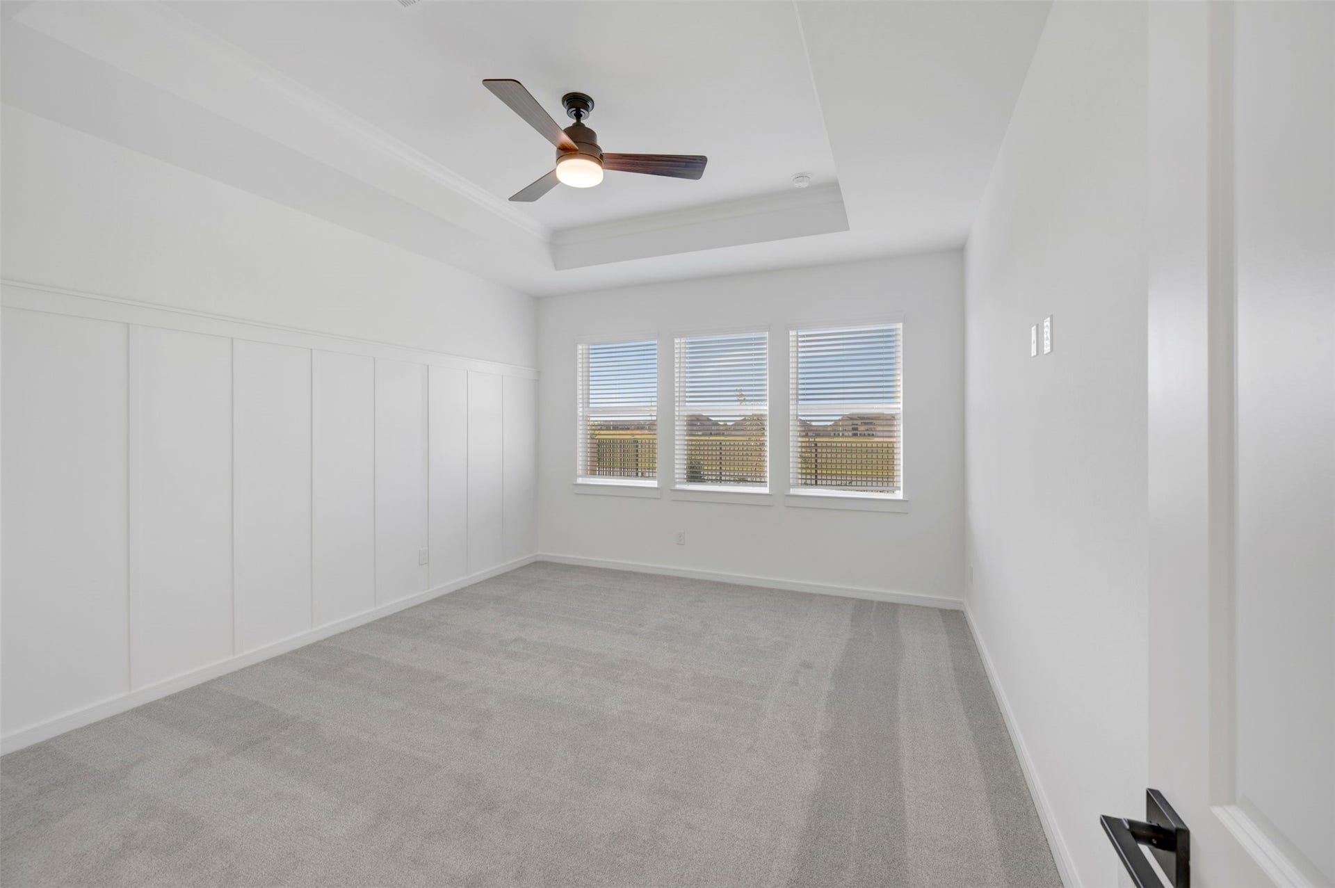 12027 Old Fashion Circle, Mont Belvieu, TX 77535 Secluded primary suite