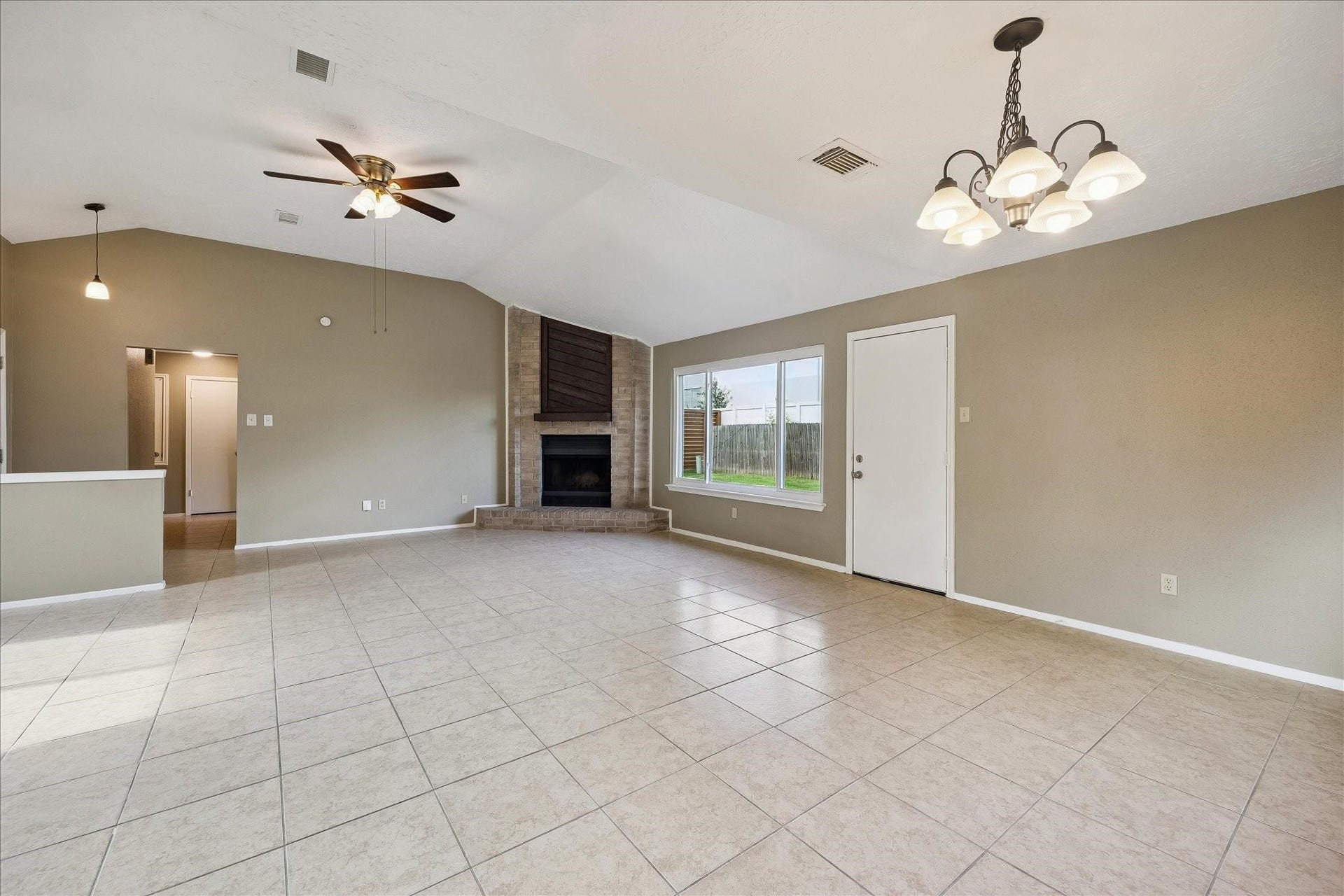 16819 Quail Crest Court, Missouri City, TX 77489 16819 Quail Crest Court, Missouri City, TX 77489