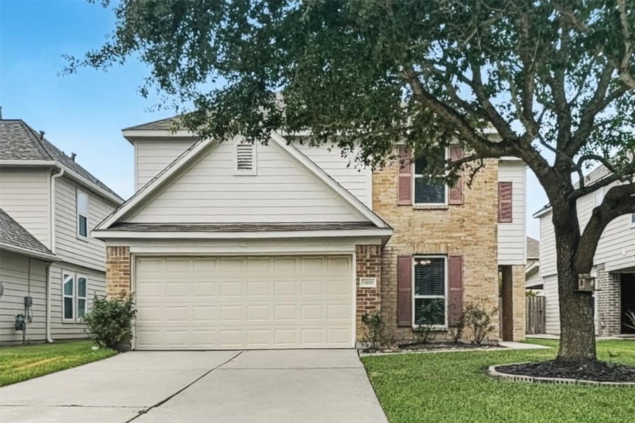 Property photo for 16818 Blackberry Lily Lane, Conroe, TX