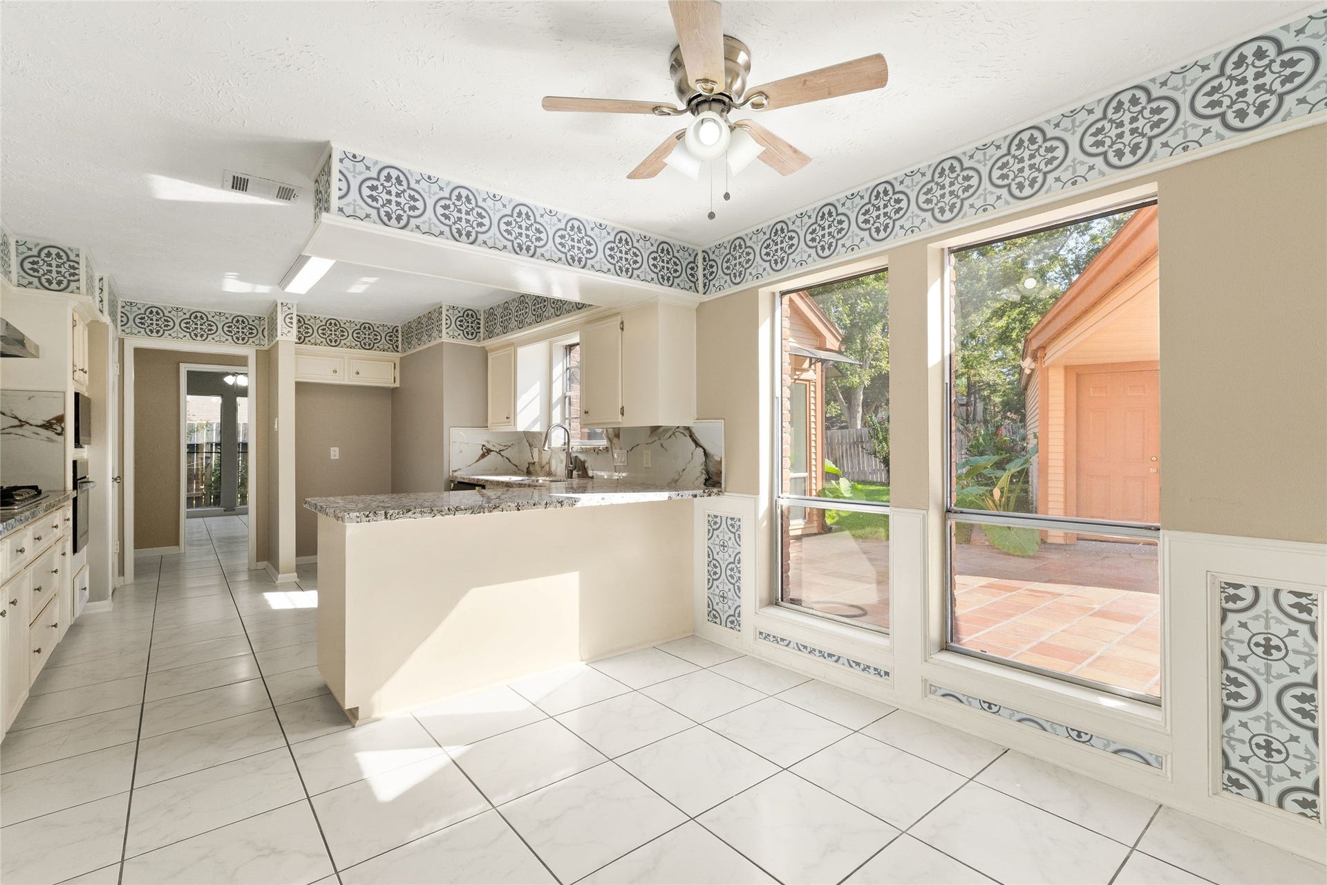 7231 Granvia Dr, Houston, TX 77083