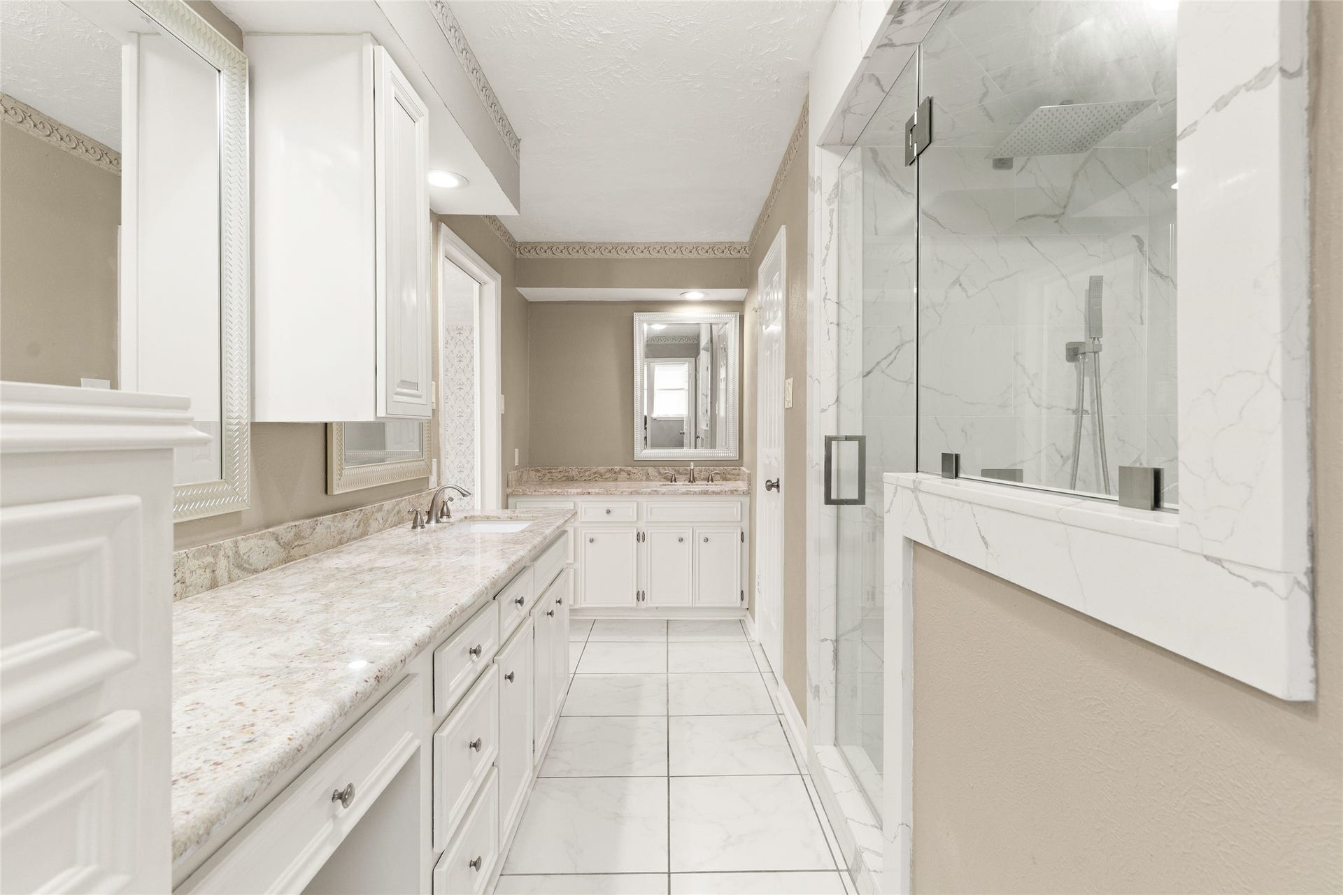7231 Granvia Dr, Houston, TX 77083