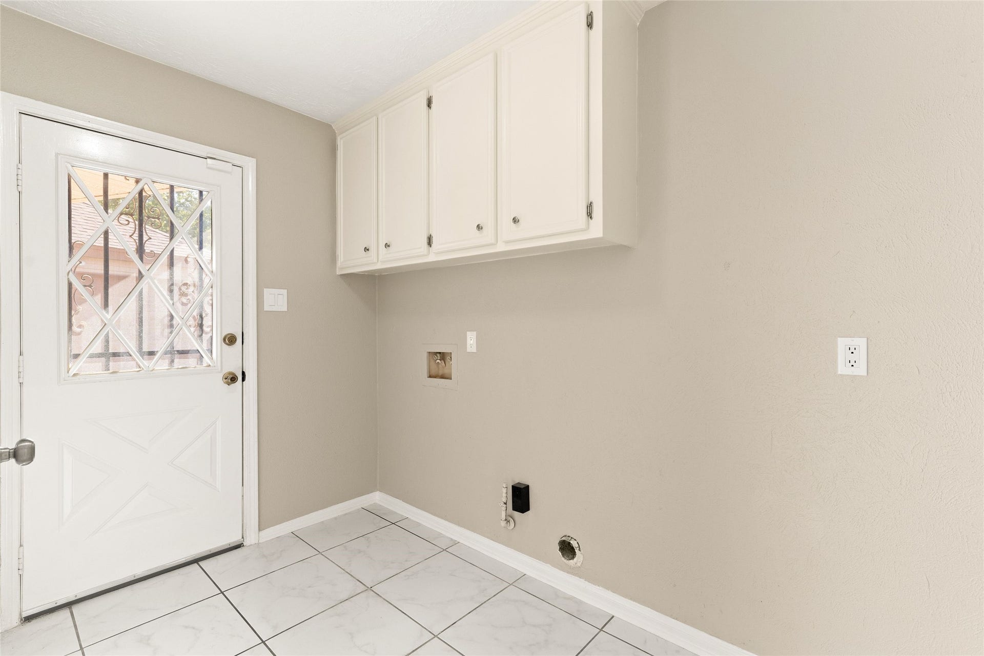 7231 Granvia Dr, Houston, TX 77083