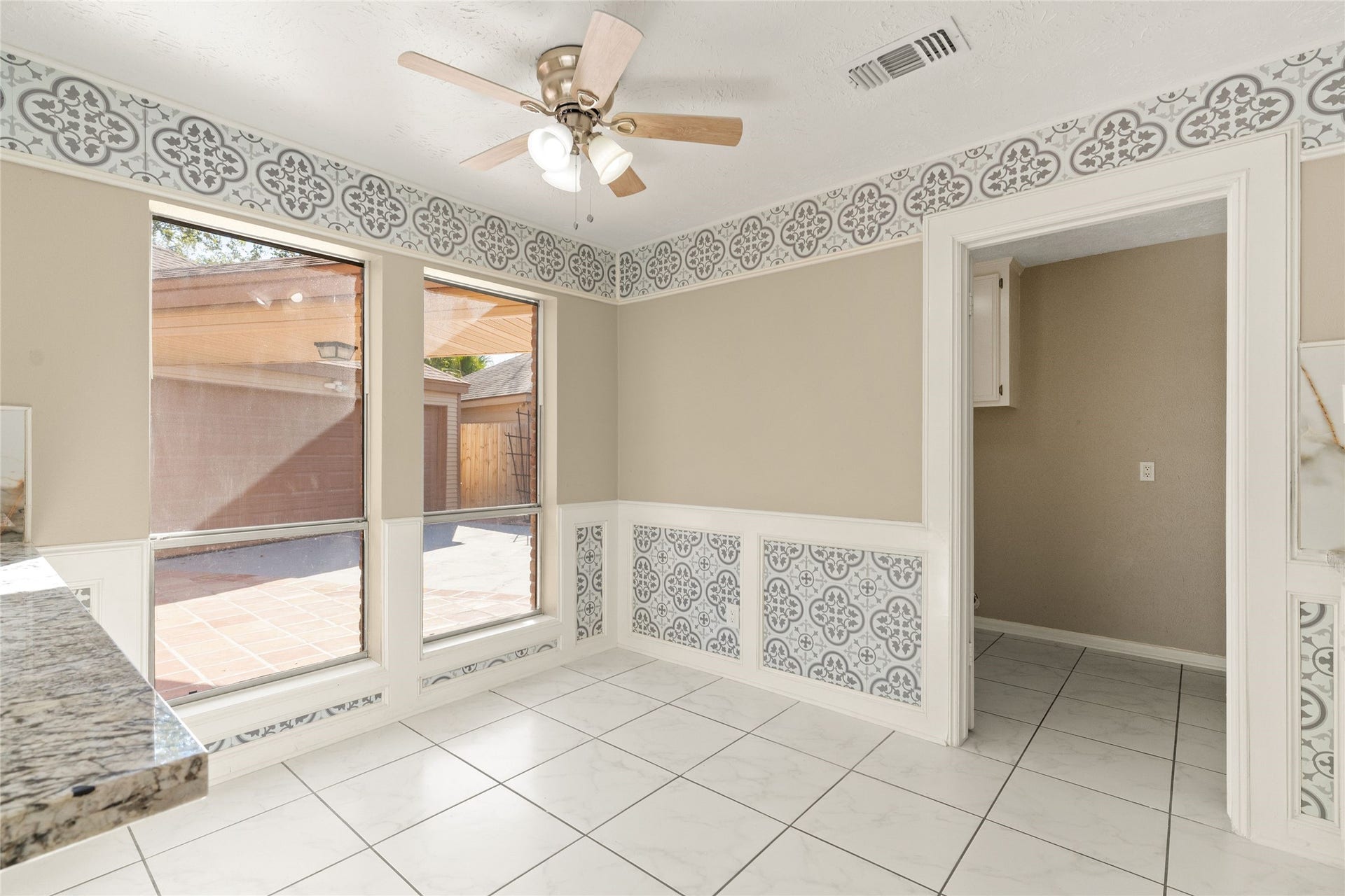 7231 Granvia Dr, Houston, TX 77083