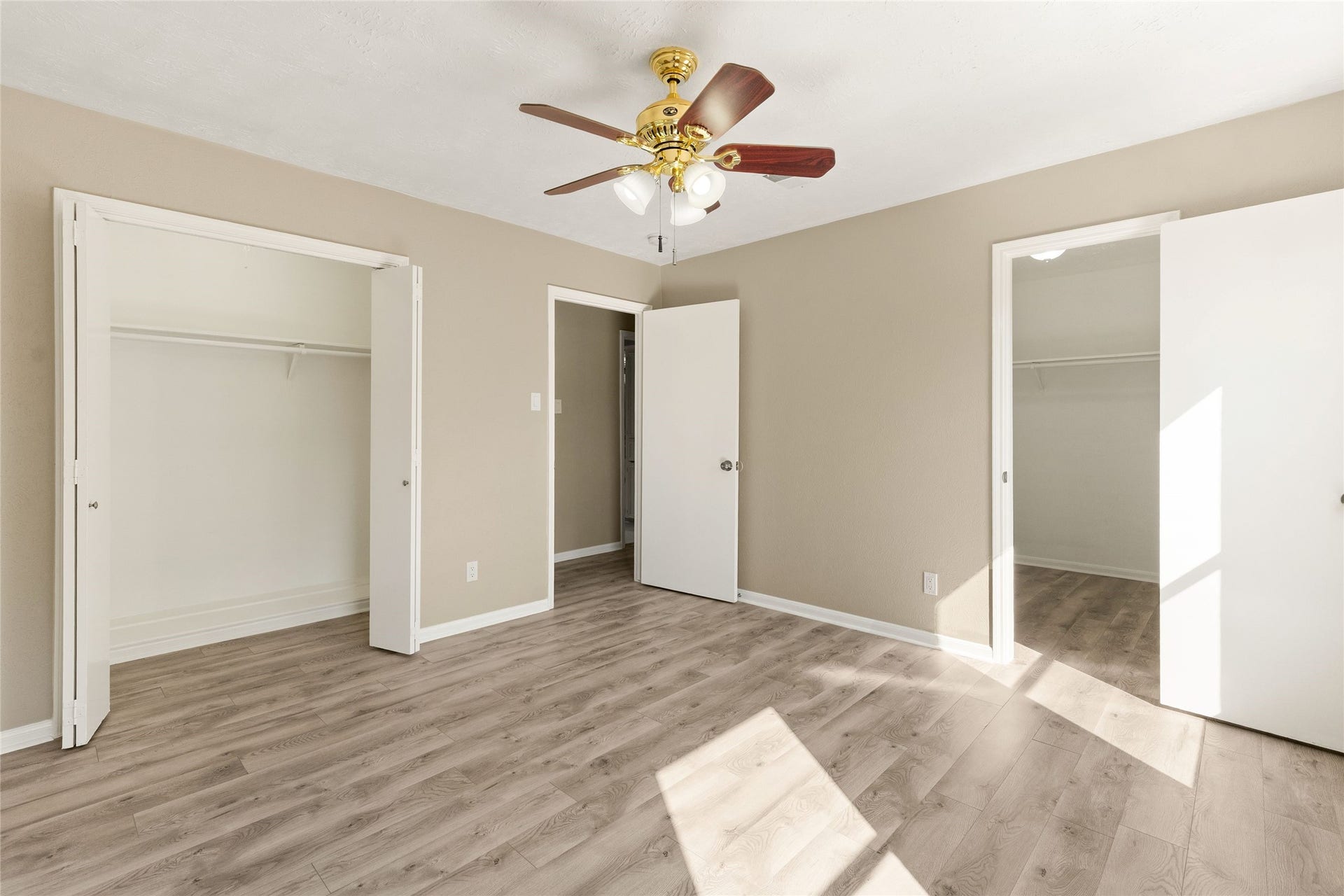 7231 Granvia Dr, Houston, TX 77083