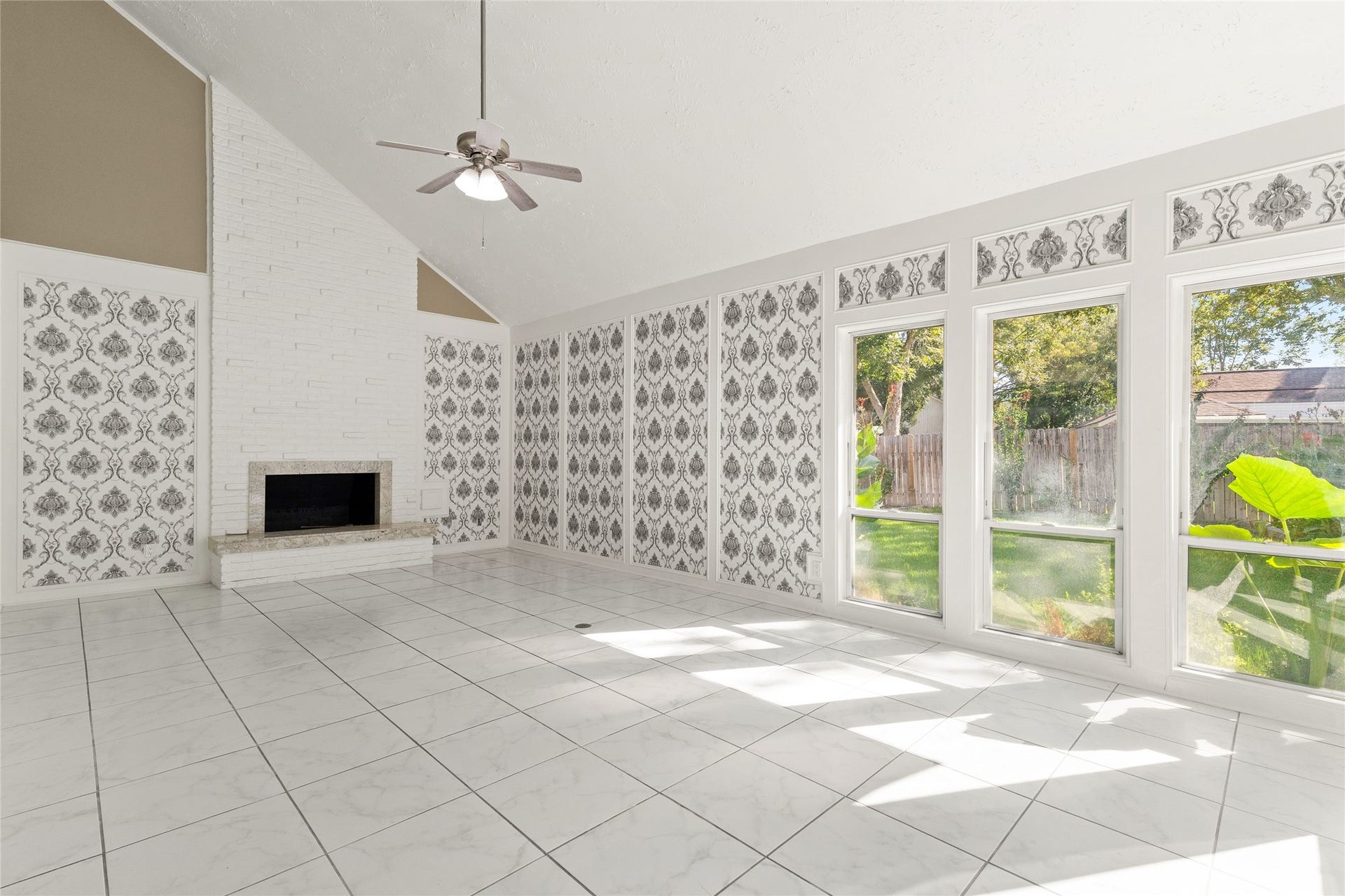 7231 Granvia Dr, Houston, TX 77083