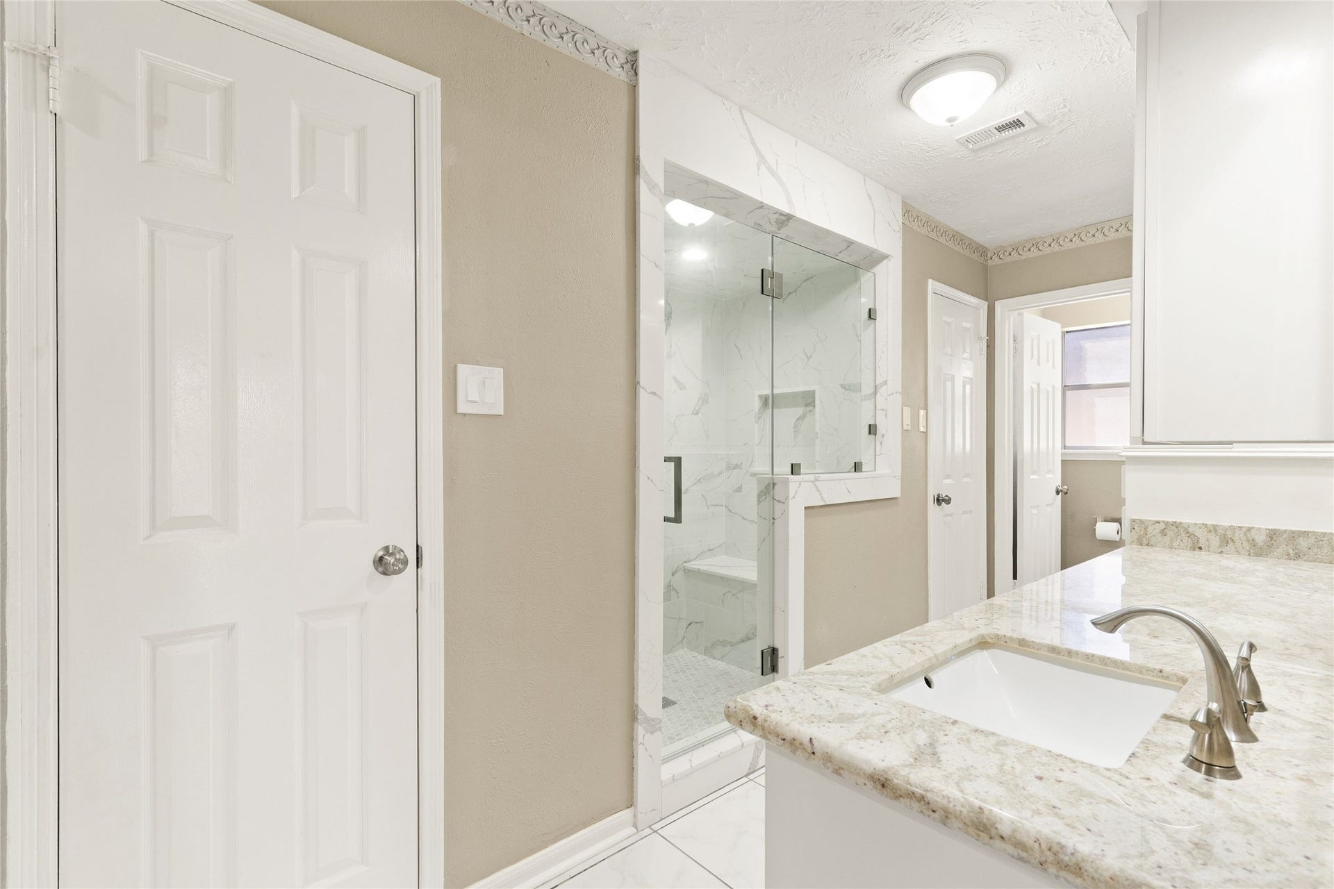 7231 Granvia Dr, Houston, TX 77083