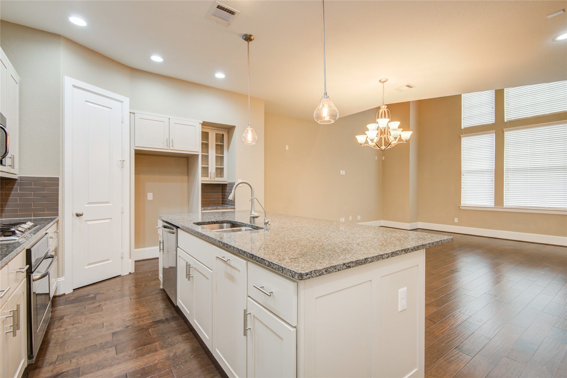 1204 Birkland Pine Lane, Houston, TX 77043 1204 Birkland Pine Lane, Houston, TX 77043