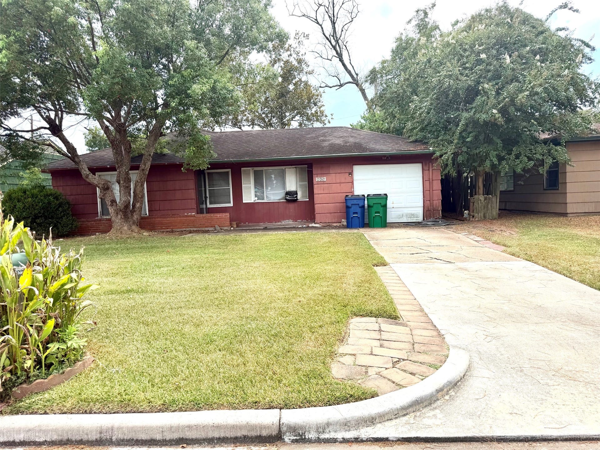 208 Richmond