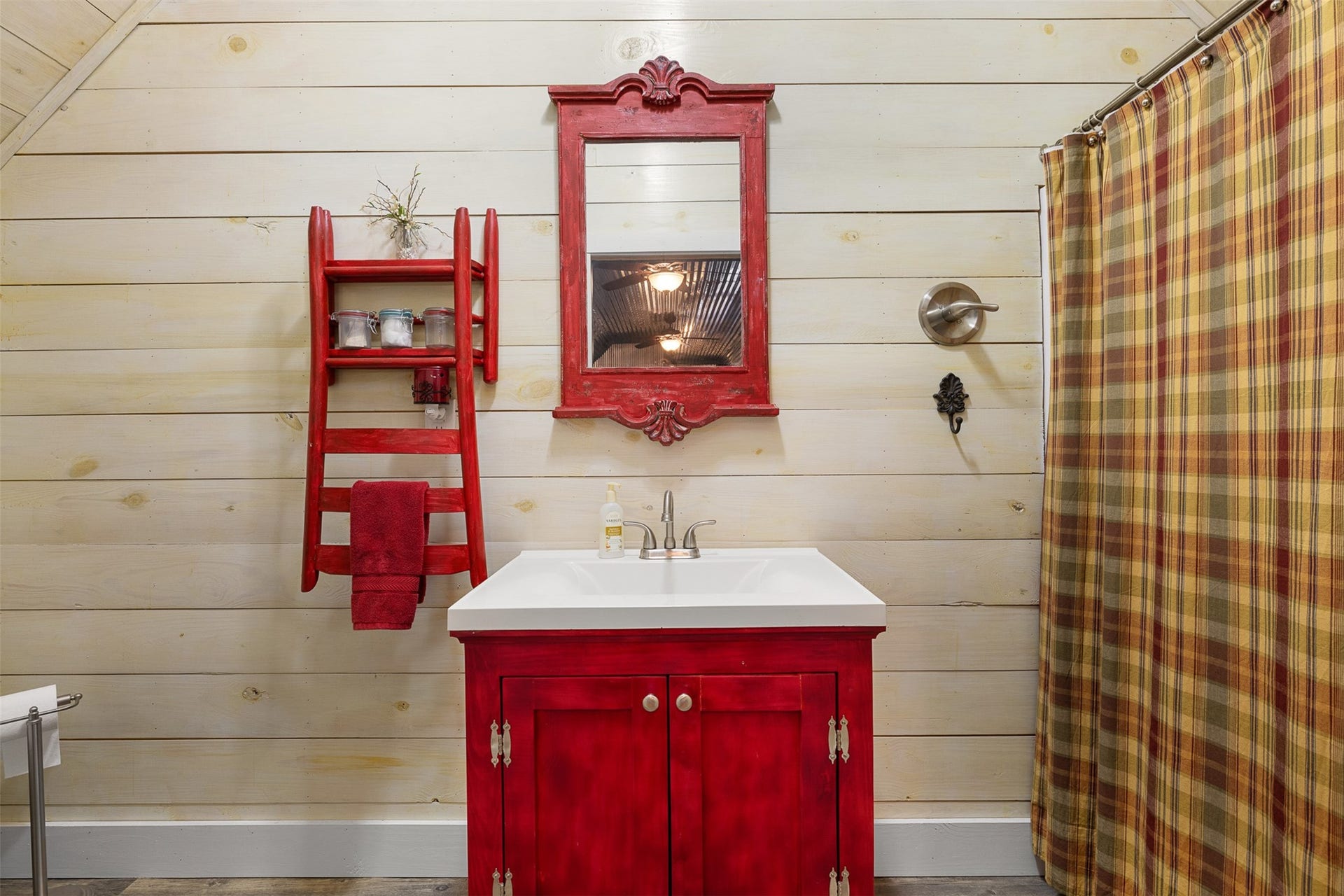 326 W Colorado Street, La Grange, TX 78945 A full bath completes the garage apartment, adding comfort and versatility to the separate living space.