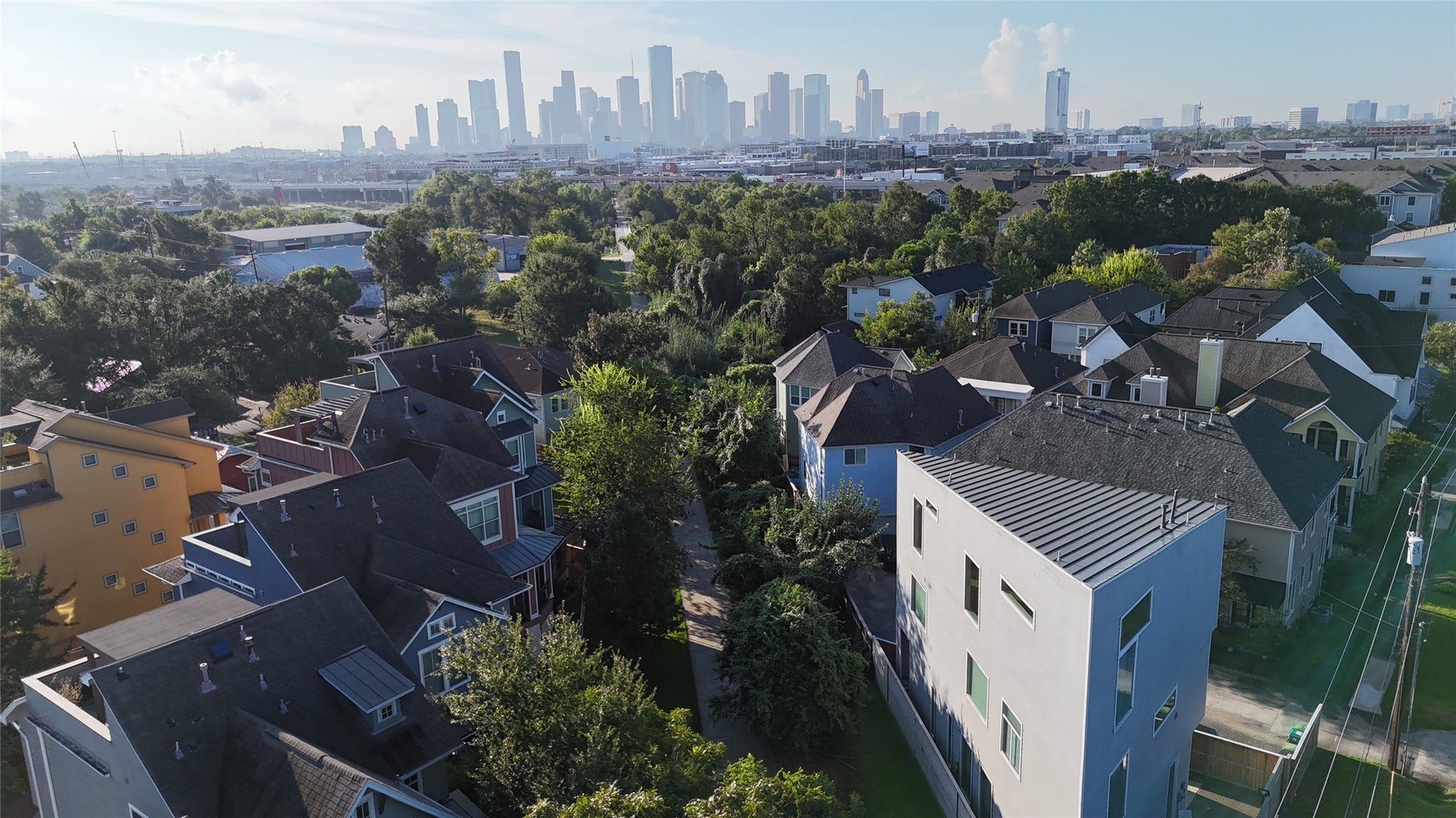 335 Harvard Street, Houston, TX 77007 Downtown Houston rises just beyond the neighborhood, showcasing the Heights close connection to the city center while maintaining its tree lined residential setting.