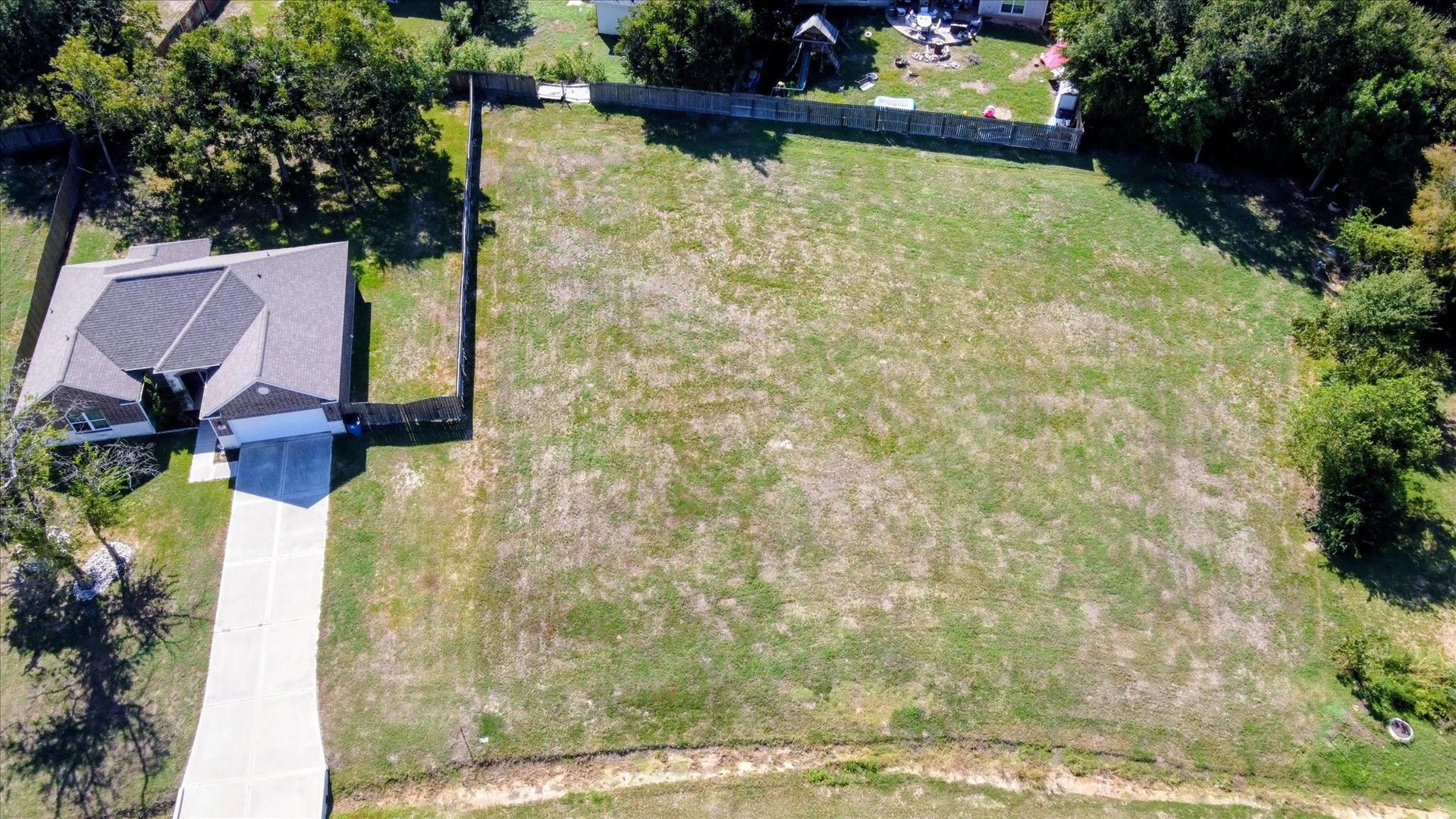12413 Pecan Drive, Willis, TX 77318