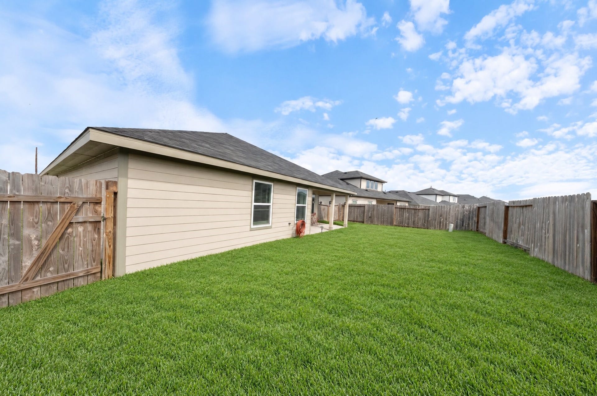 3011 Magnolia Blossom Lane, Rosenberg, TX 77469