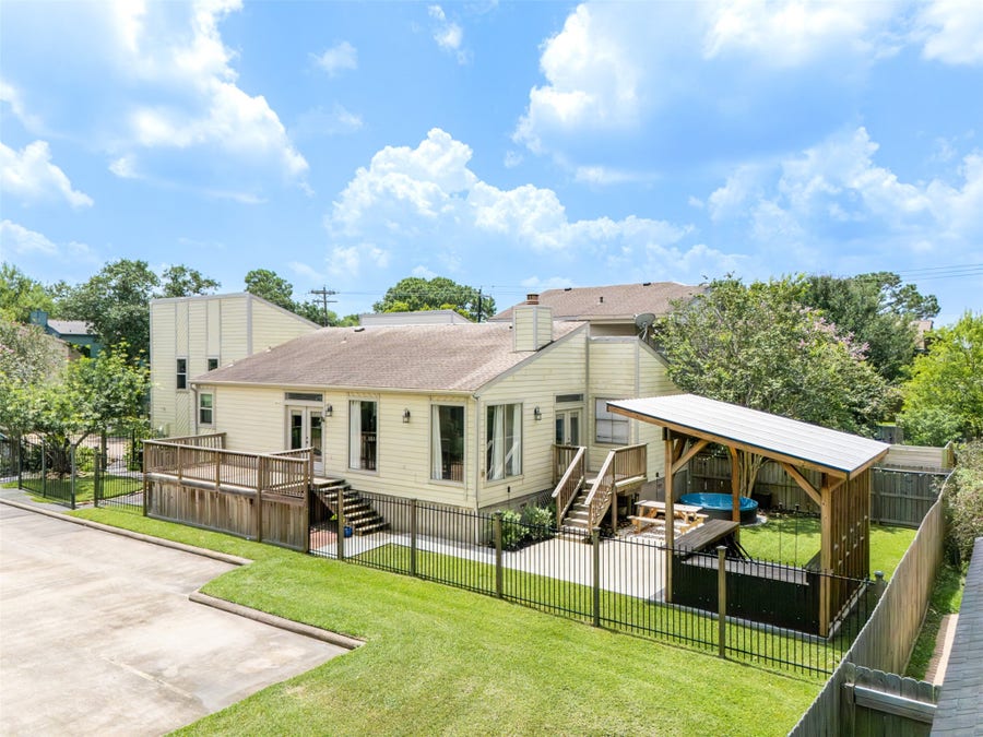 Property photo for 2402 Intrepid Way, League City, TX